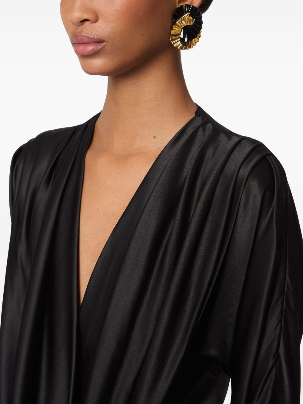 Fluid Wings pleated earrings - 2