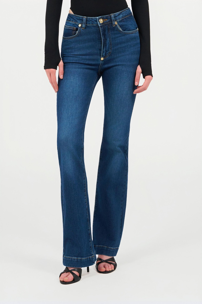 Flared Jeans 3
