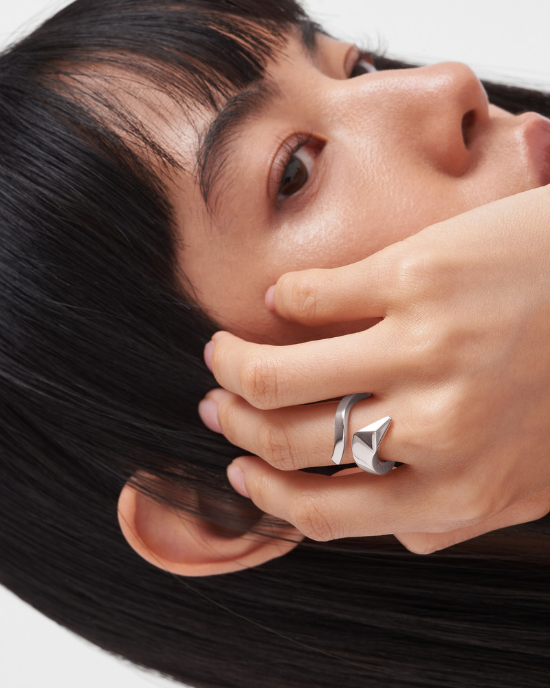 Eternal Gold snake mini ring in white gold 4
