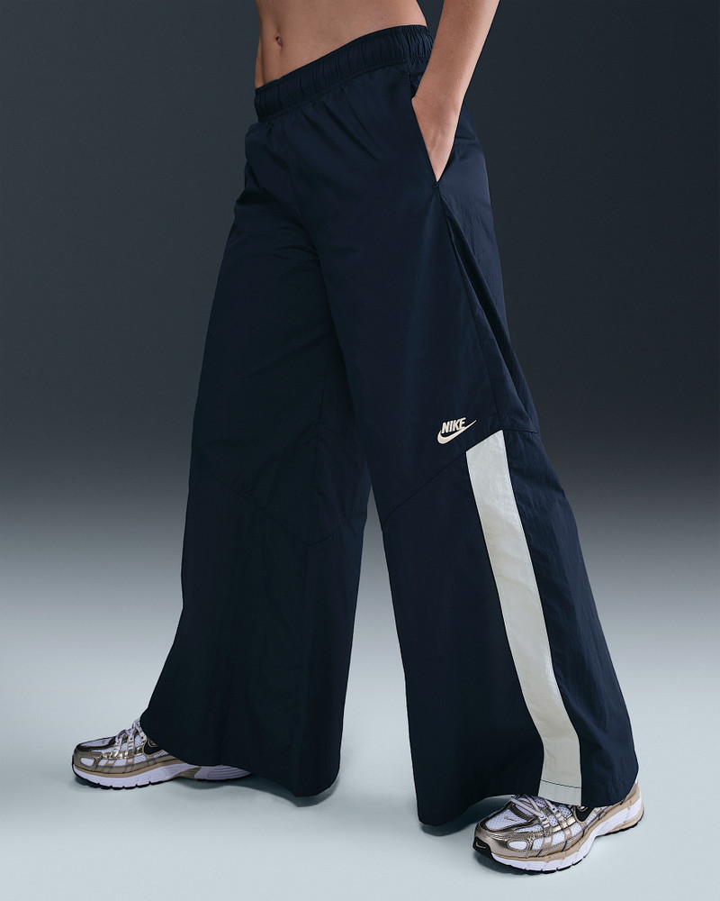 Nike Nike Sportswear Women's Wide-Leg Woven Pants outlook