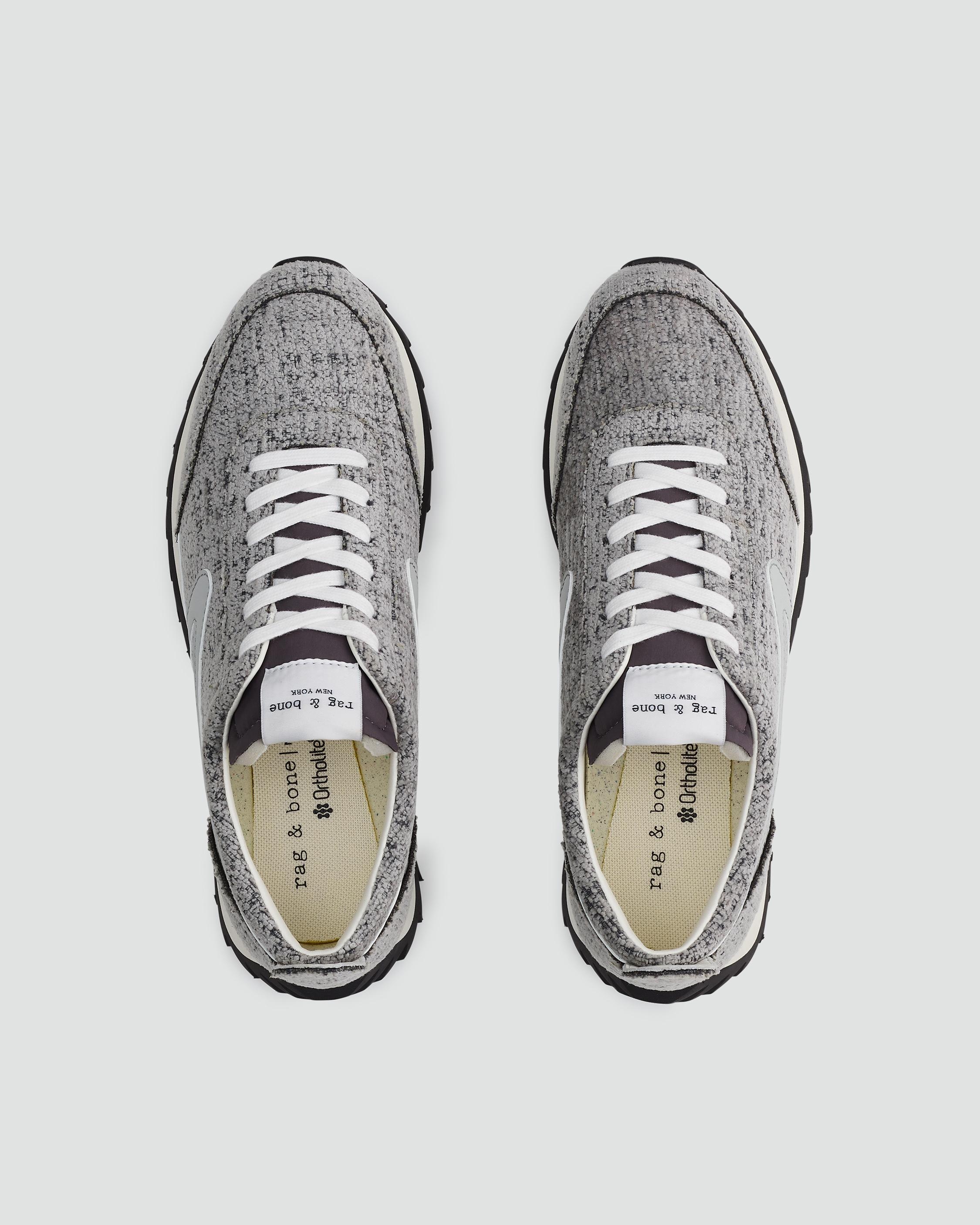 Retro Runner - Chenille
Low Top Sneaker - 4