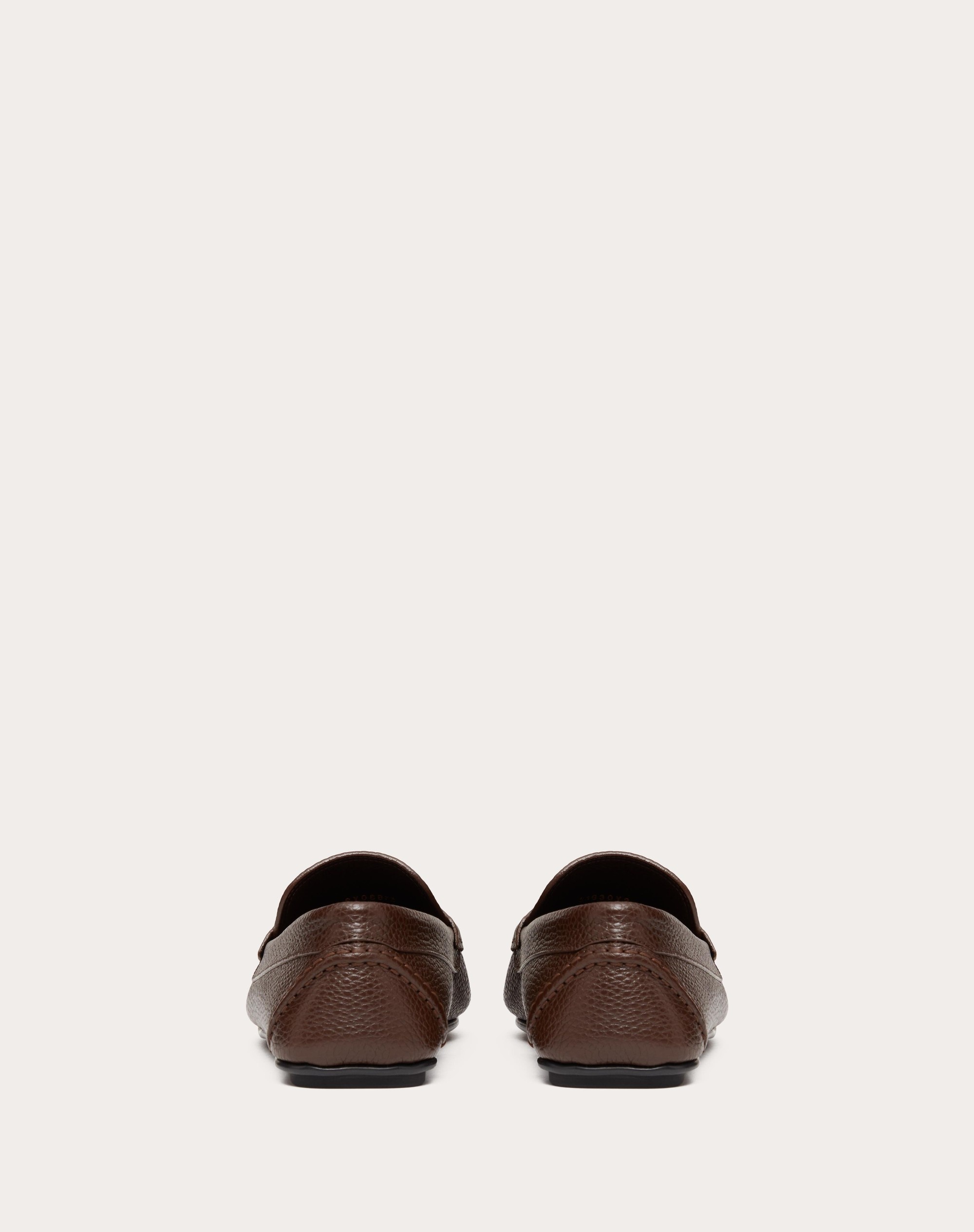 VLOGO SIGNATURE GRAINY CALFSKIN DRIVING SHOE - 3