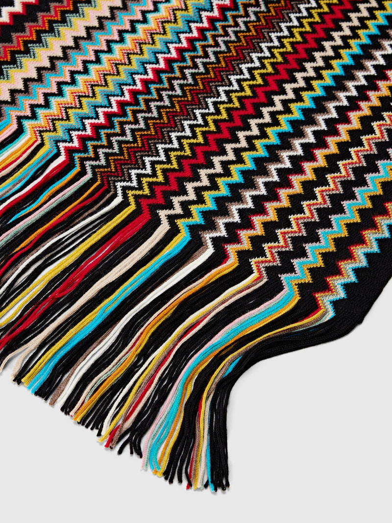 Missoni Scarf with zigzag pattern and fringes outlook