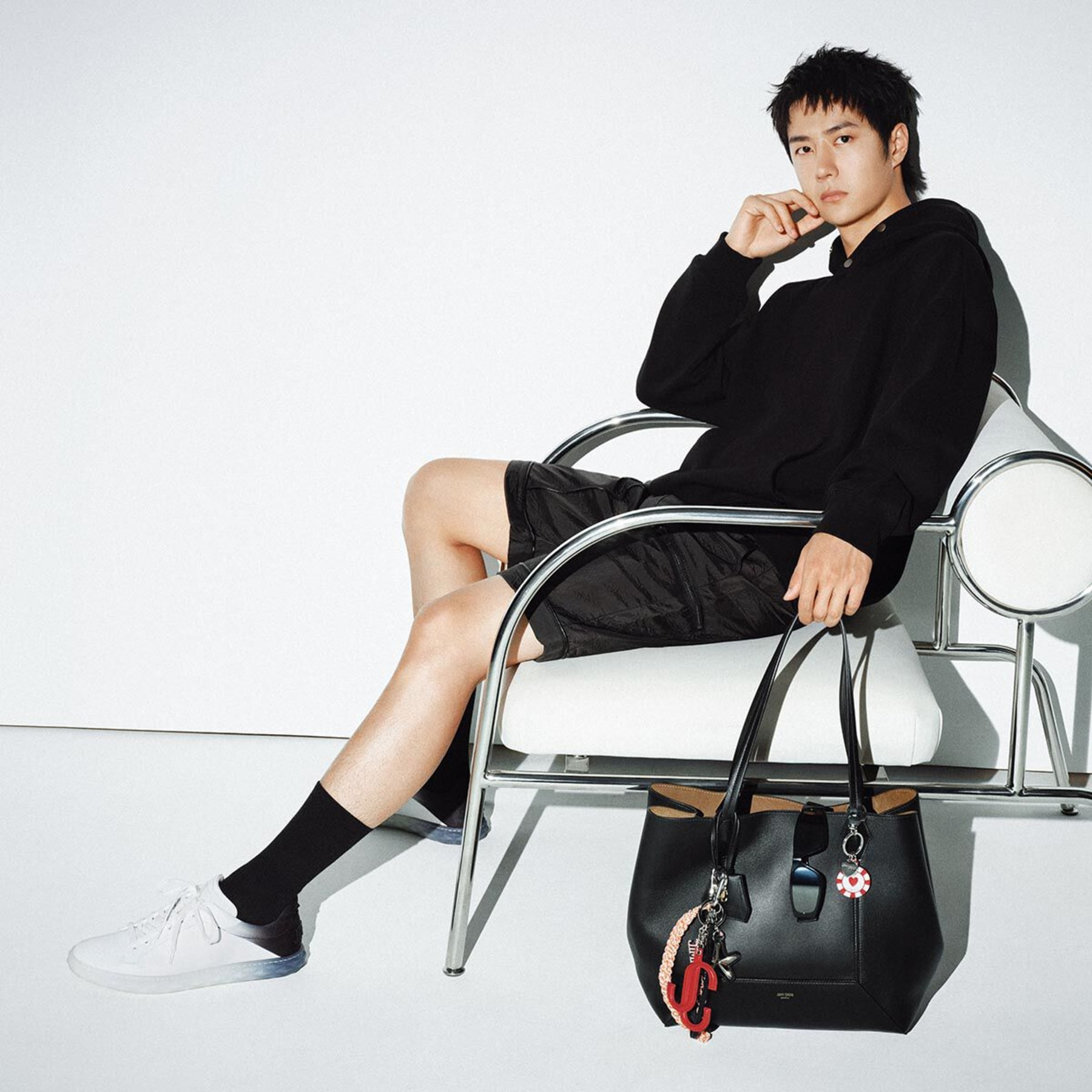 Diamond Tote M
Black Calf Leather Tote Bag - 7