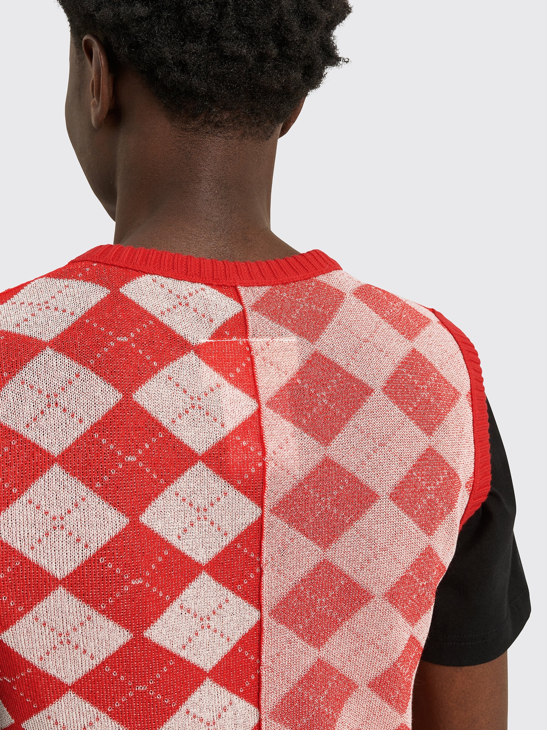 MM6 MAISON MARGIELA SLEEVELESS V-NECK ARGYLE JUMPER RED / WHITE - 6