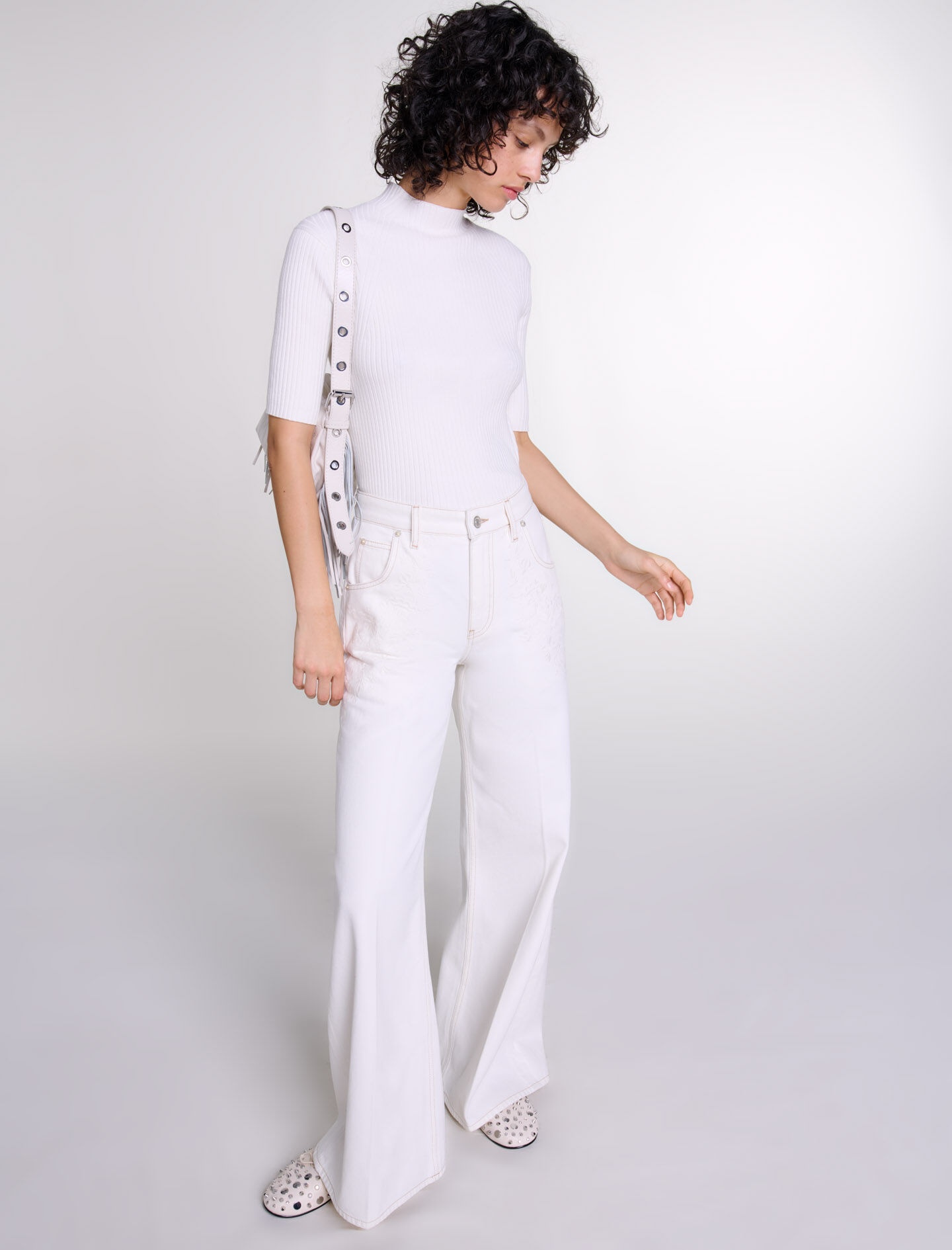 Embroidered high-waisted jeans - 5