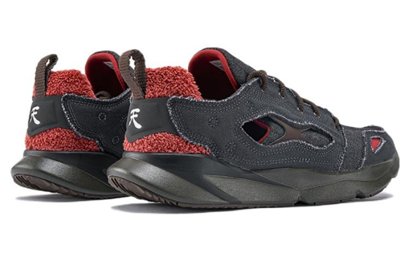 Reebok Reebok FuryLite 95 x Street Fighter 'Akuma' GZ9542 outlook