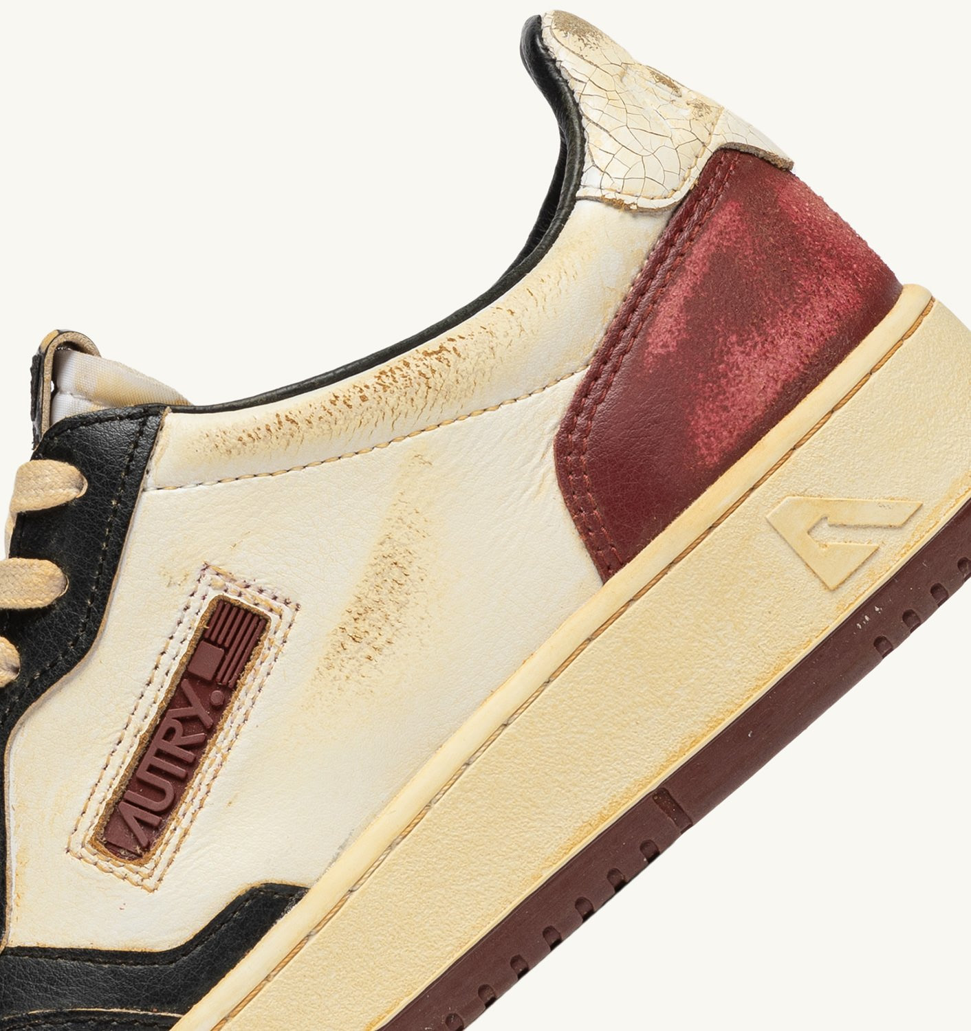 MEDALIST LOW SUPER VINTAGE SNEAKERS IN WHITE BLACK AND SYRAH LEATHER - 6