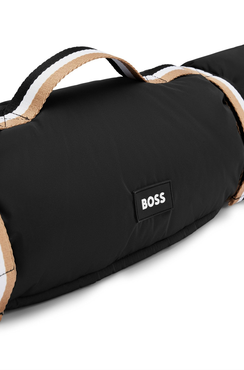 PORTABLE DOG MAT WITH SHERPA LINING 4