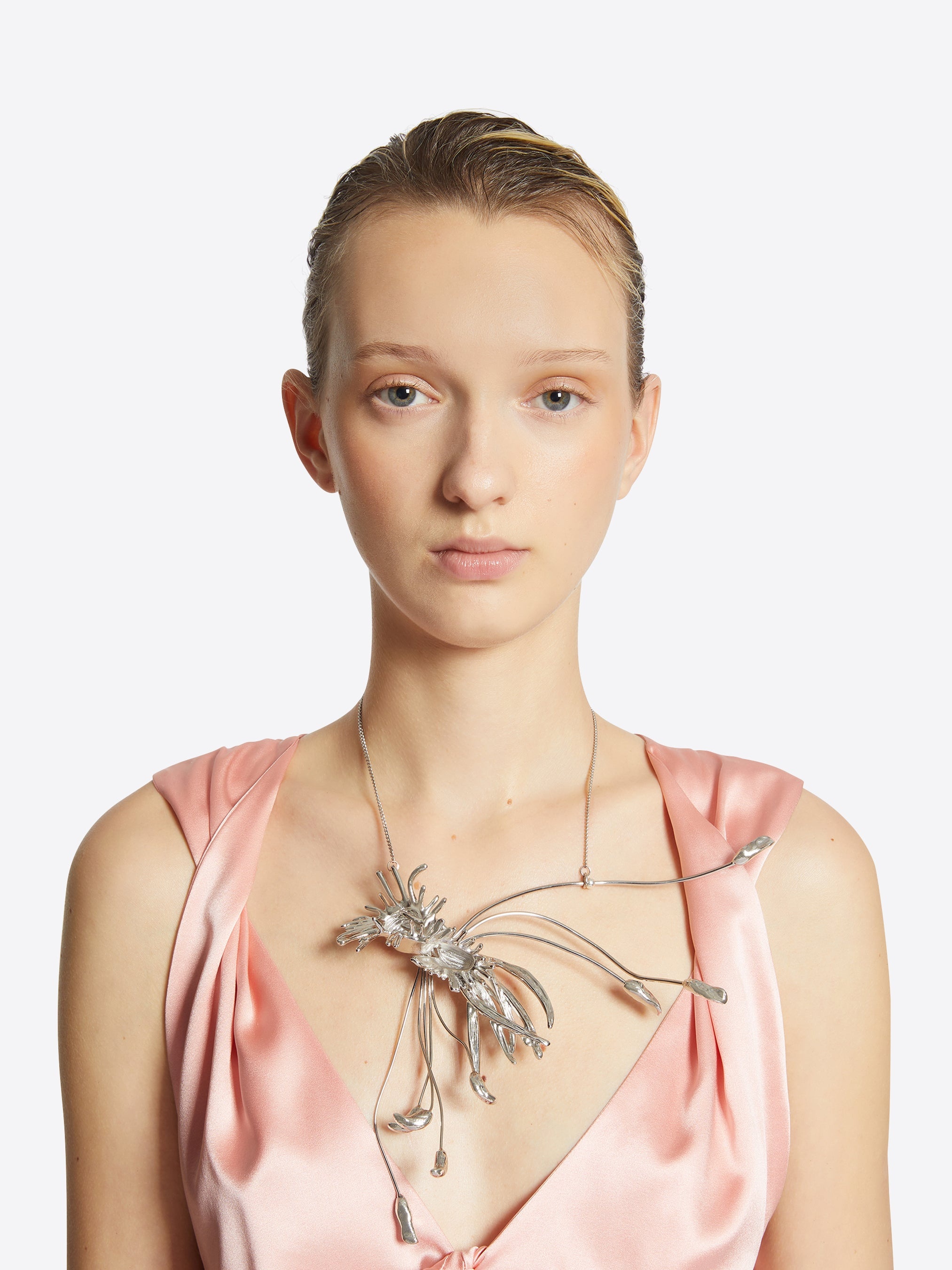 EXOTIC FLOWER NECKLACE - 4