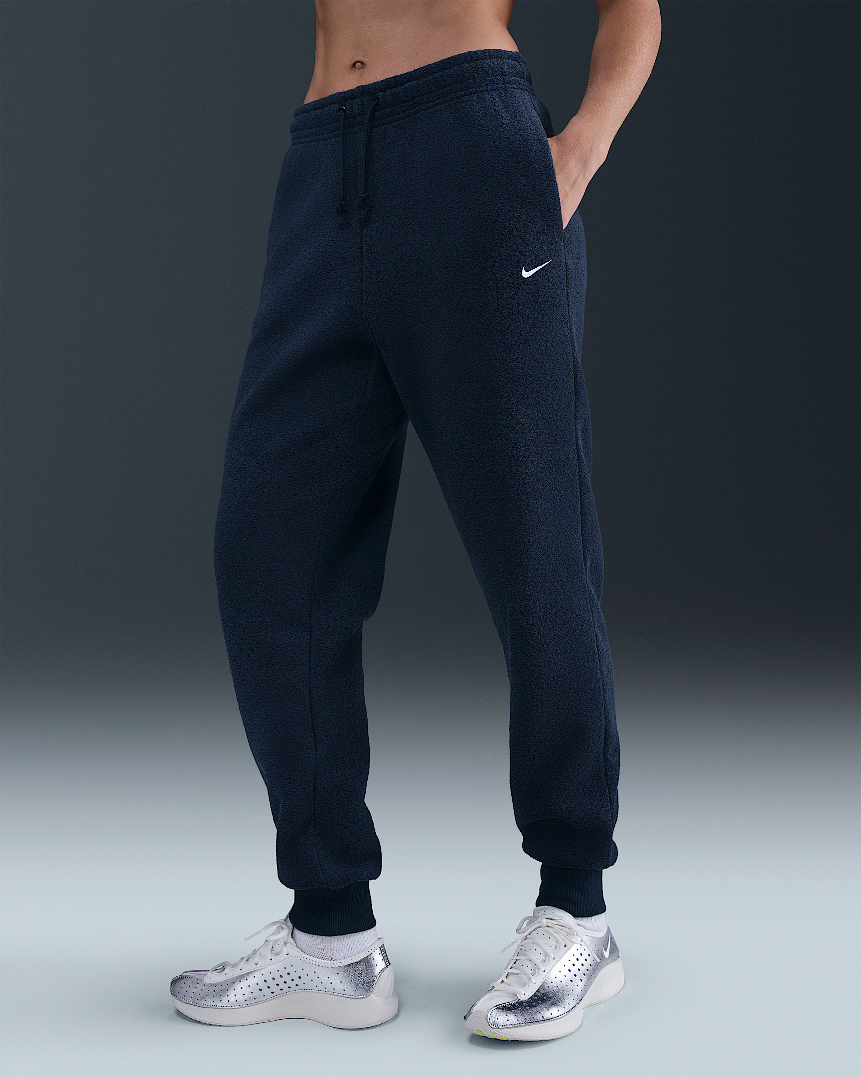 Nike Sportswear Phoenix Plush Women's Mid-Rise Cozy Fleece Pants - 2