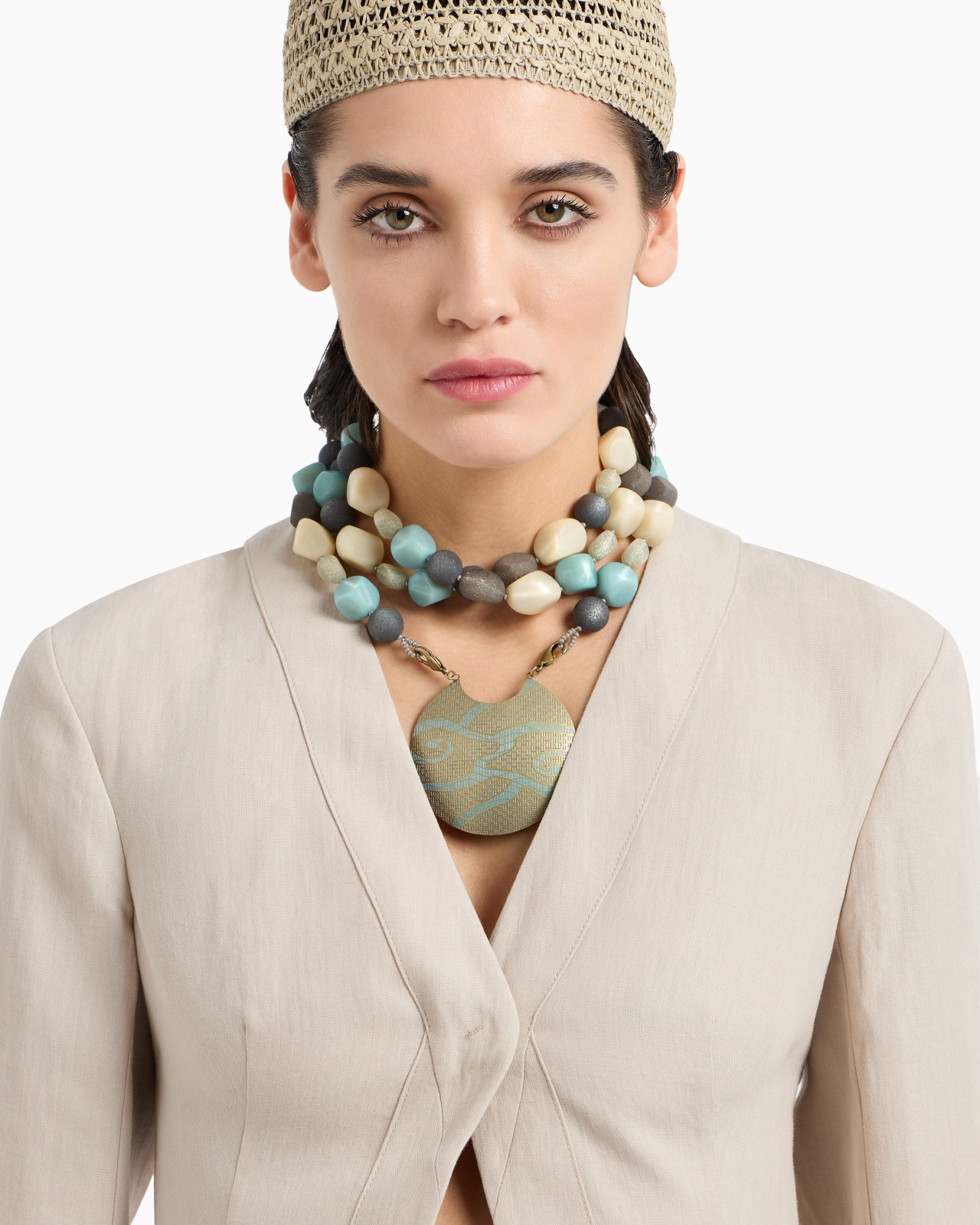 MULTISTRAND NECKLACE IN RESIN AND BRASS - 3