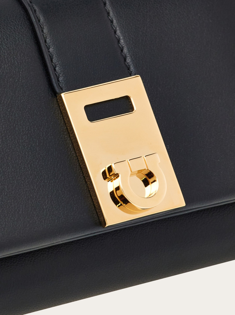 Hug compact two-tone wallet 5