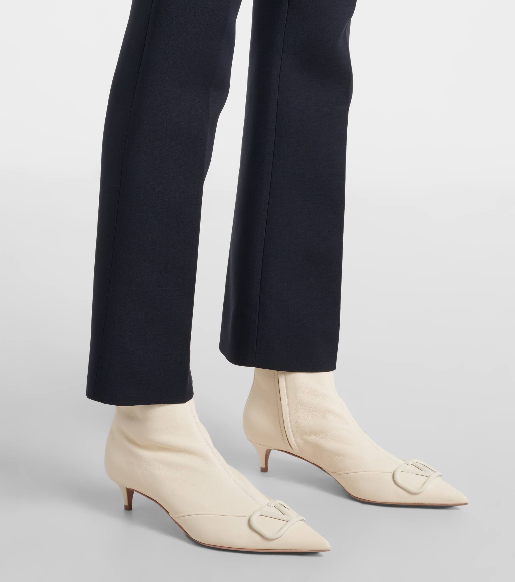 VLogo Signature 40 leather ankle boots - 4