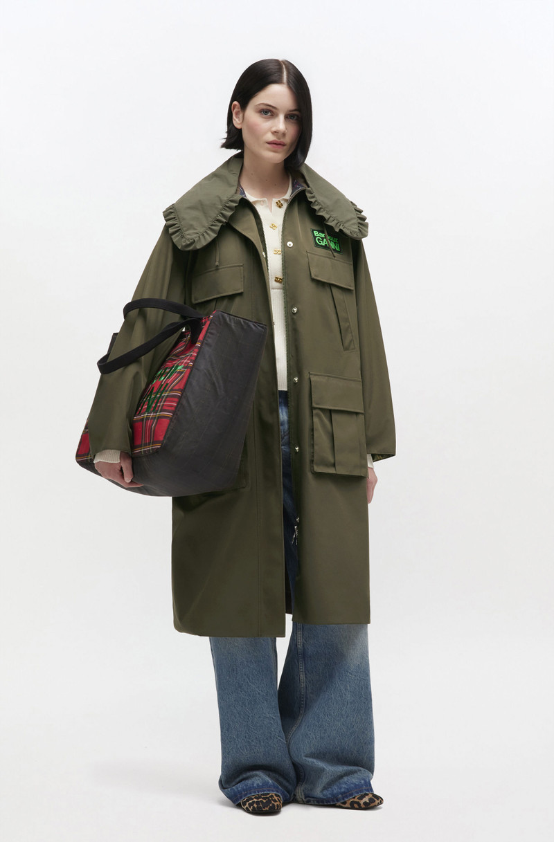 GANNI LONG COAT IN GREEN outlook