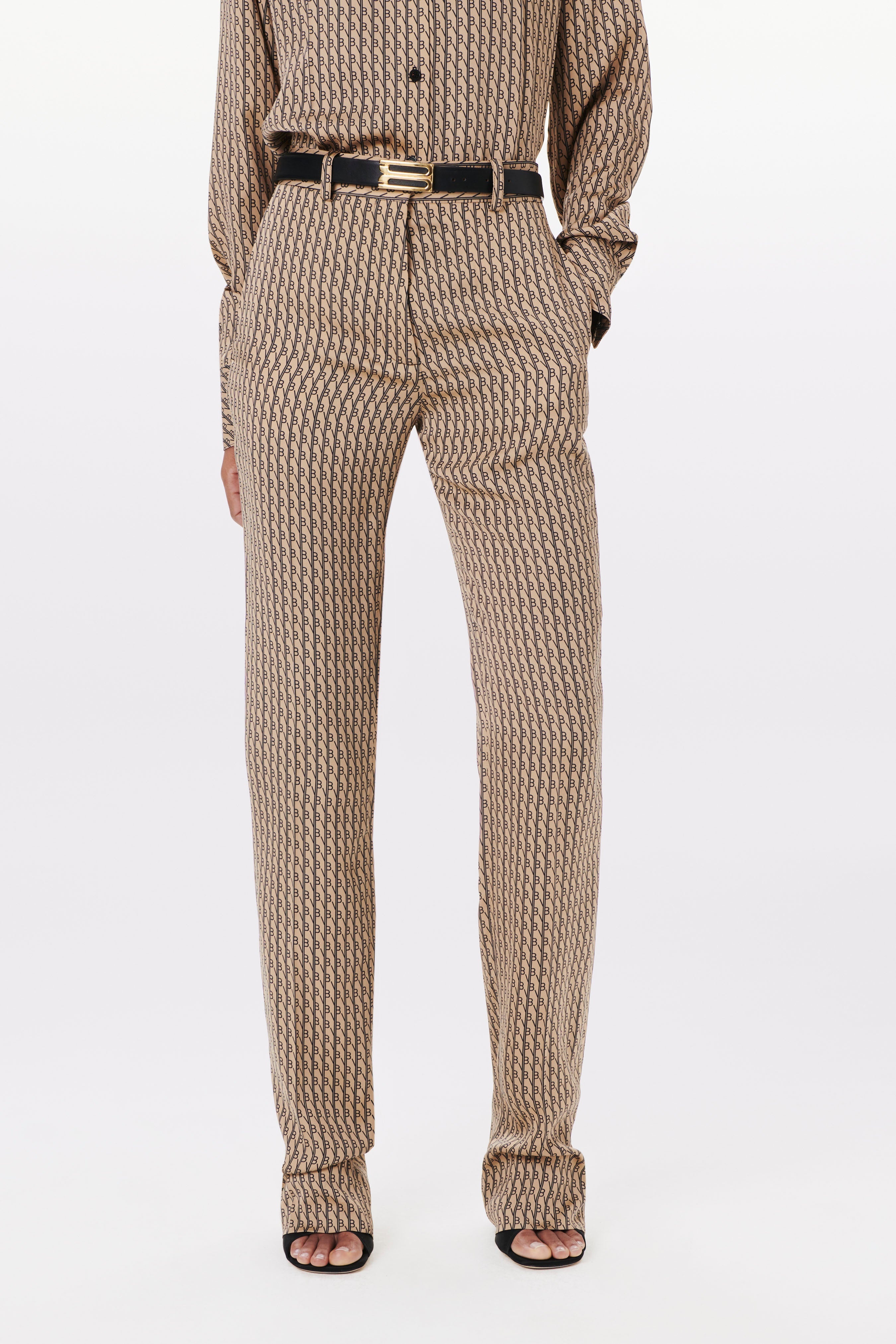 Tailored Slim-Leg Trouser in Camel-Dark Navy - 3