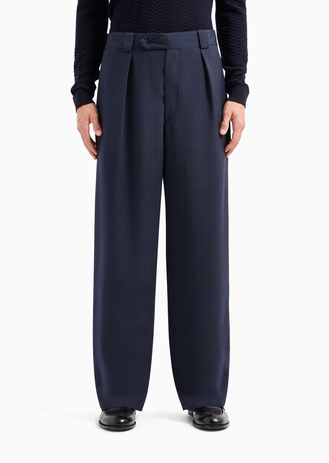 Single-pleat pinstriped cupro and silk trousers - 2