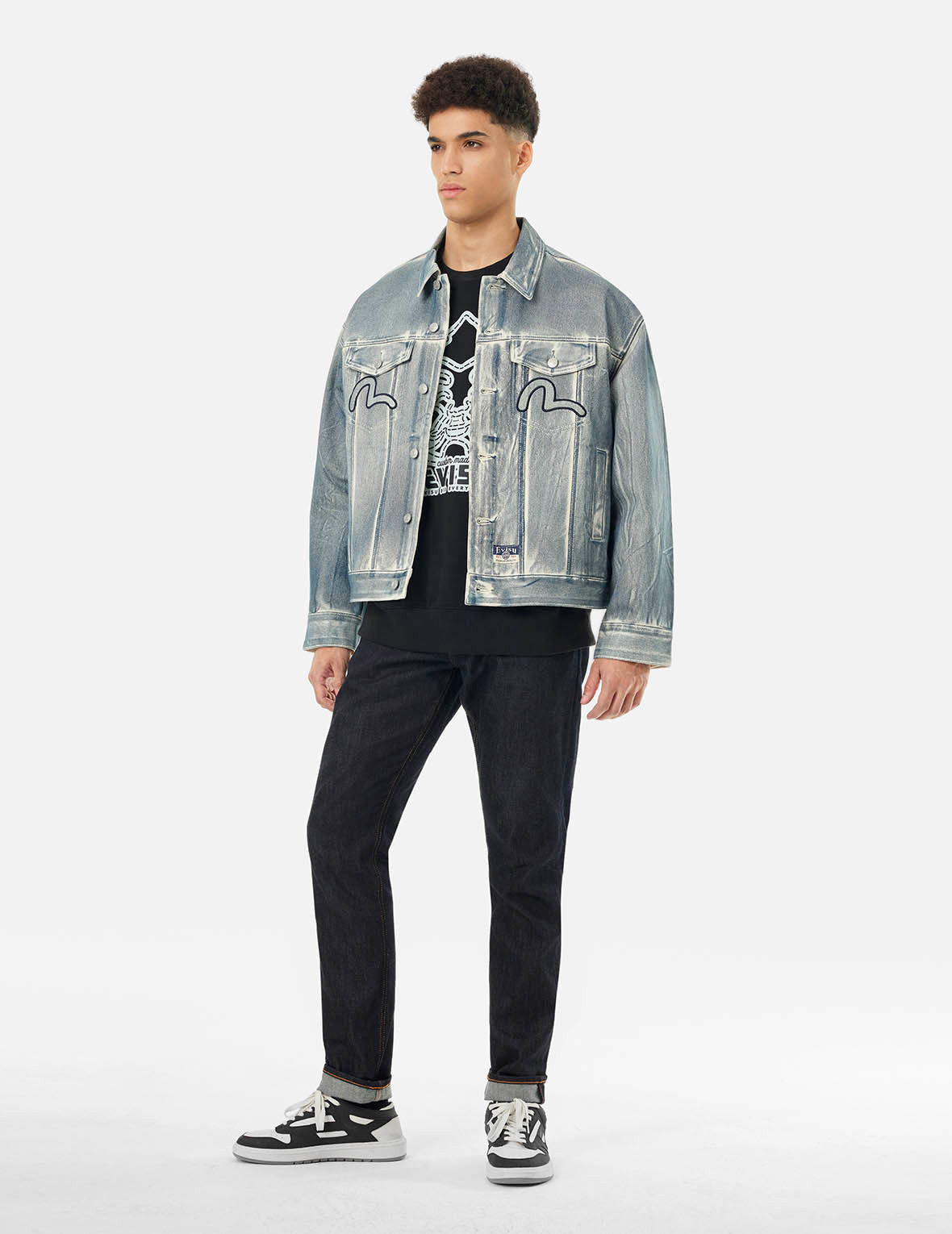 KAMON AND SEAGULL APPLIQUÉ WITH RUBBING PRINT FASHION FIT DENIM JACKET - 4