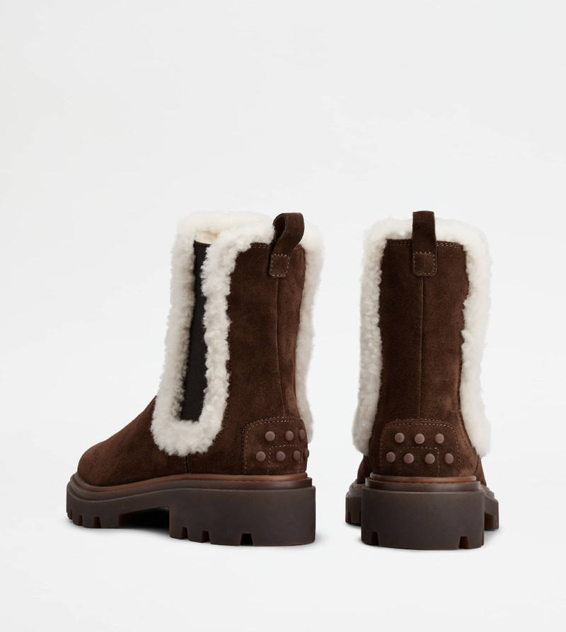 Tod's TOD'S CHELSEA BOOTS IN SUEDE AND SHEEPSKIN - BROWN outlook