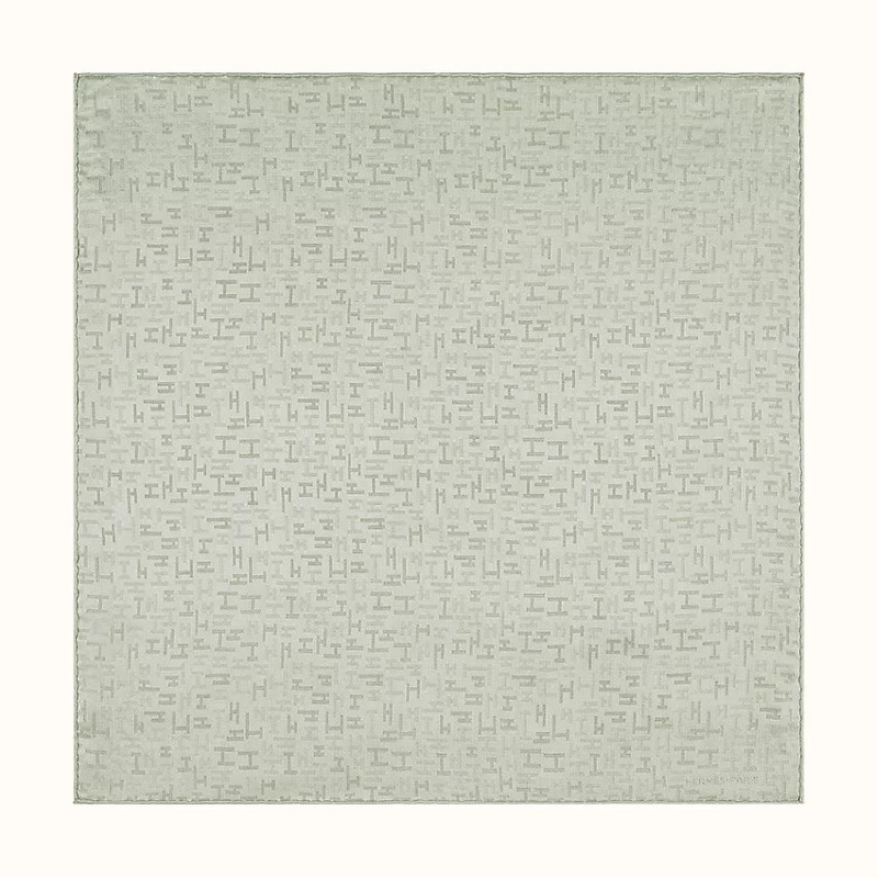 H Dedale pocket square 45 1
