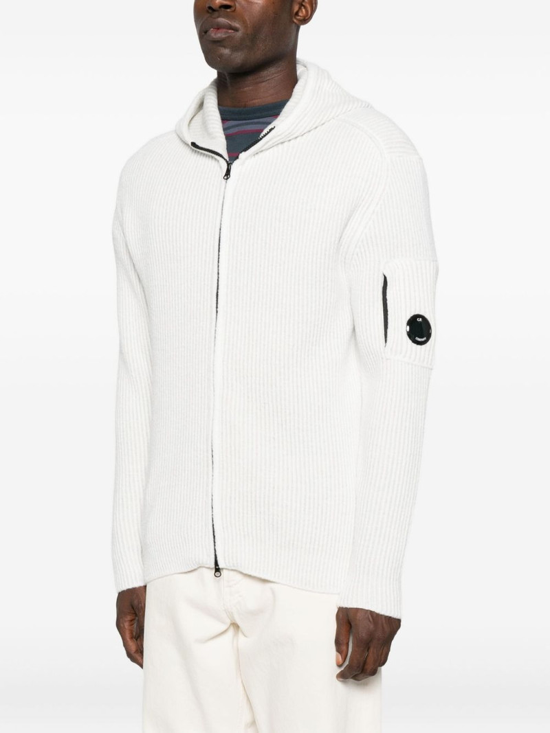 zip-up hoodie 3