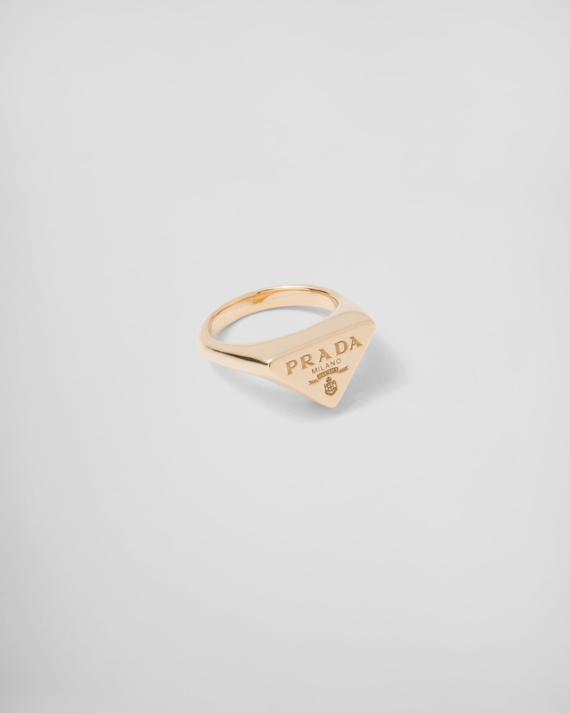 Eternal Gold signet ring in yellow gold 3