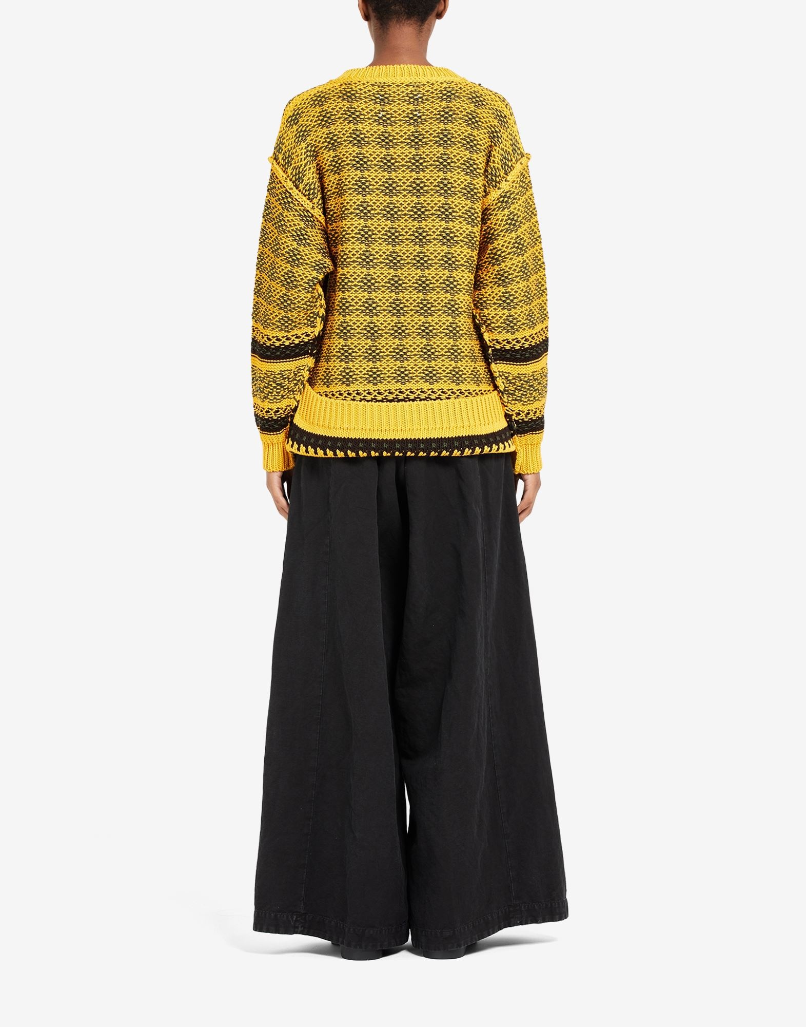 Reverse jacquard V-neck sweater - 4