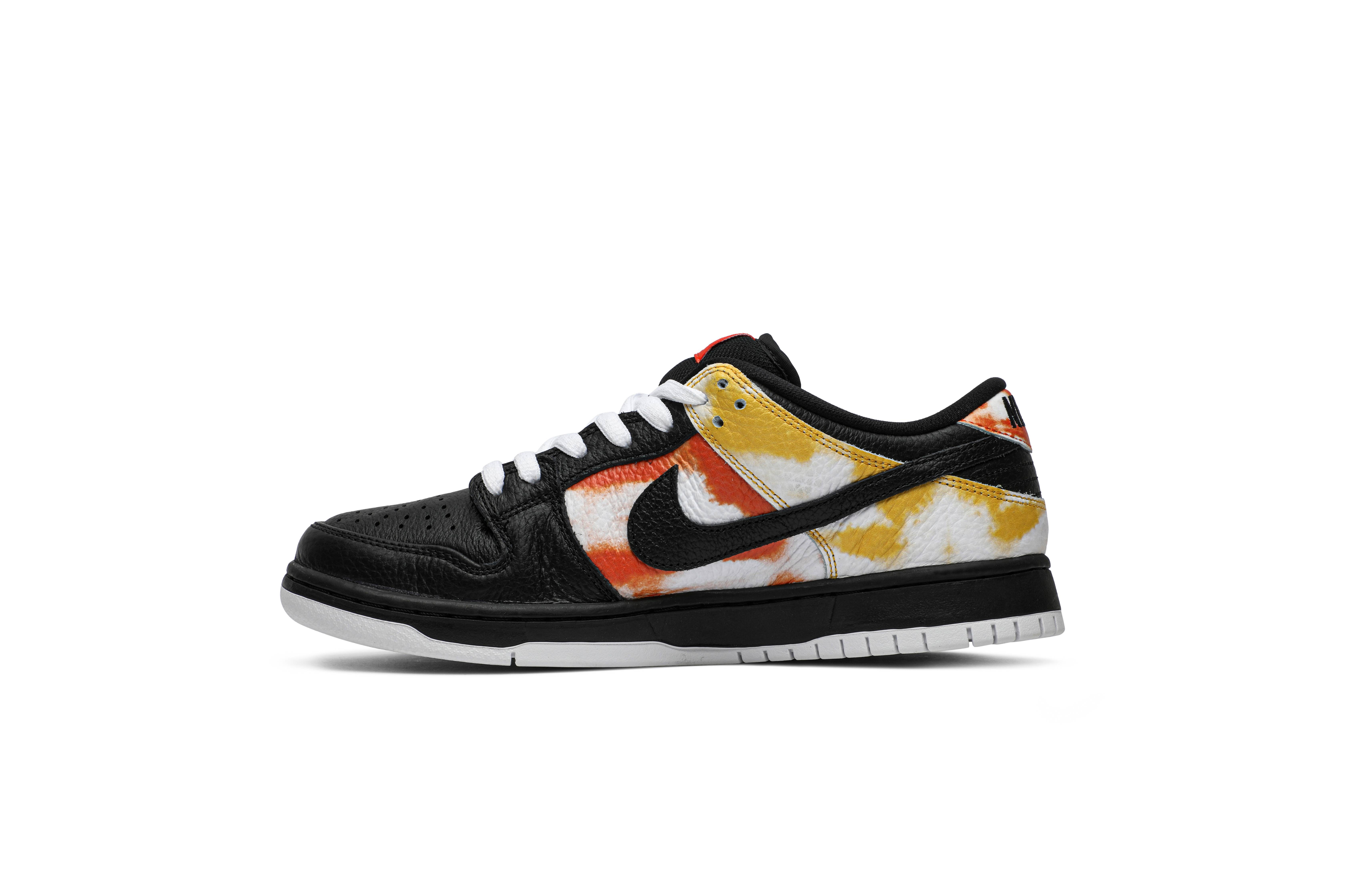 Dunk SB Low 'Tie-Dye Raygun - Black' - 3