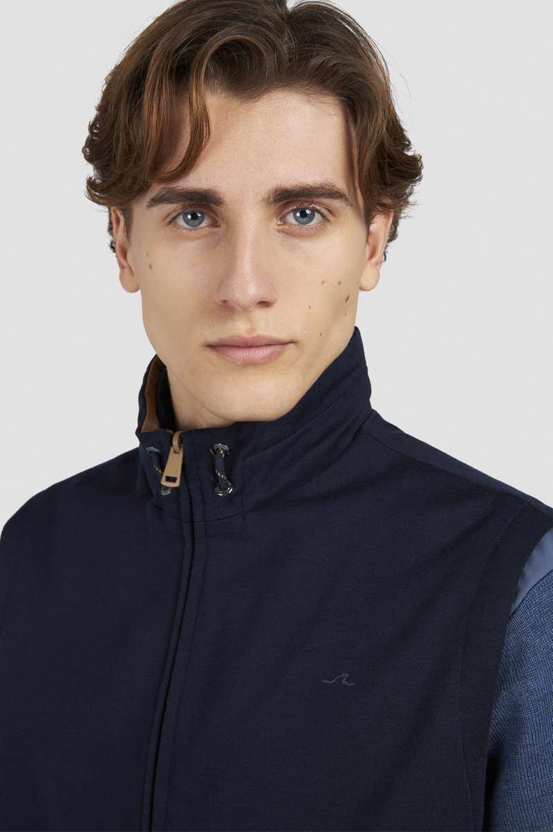 REVERSIBLE GILET IN WOOL, SILK, AND MICROFIBER 8