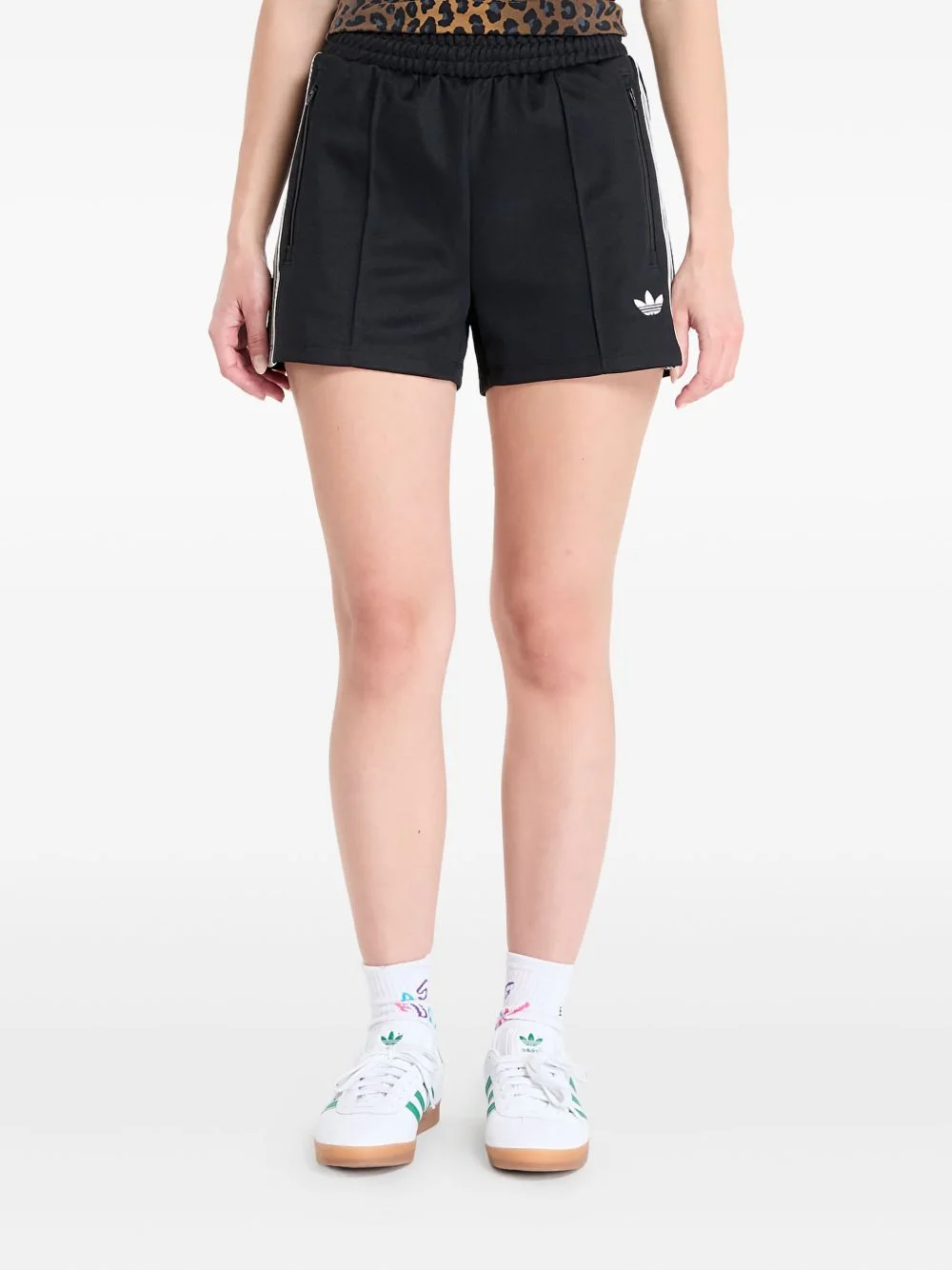 Summer Glow logo-detail short - 1