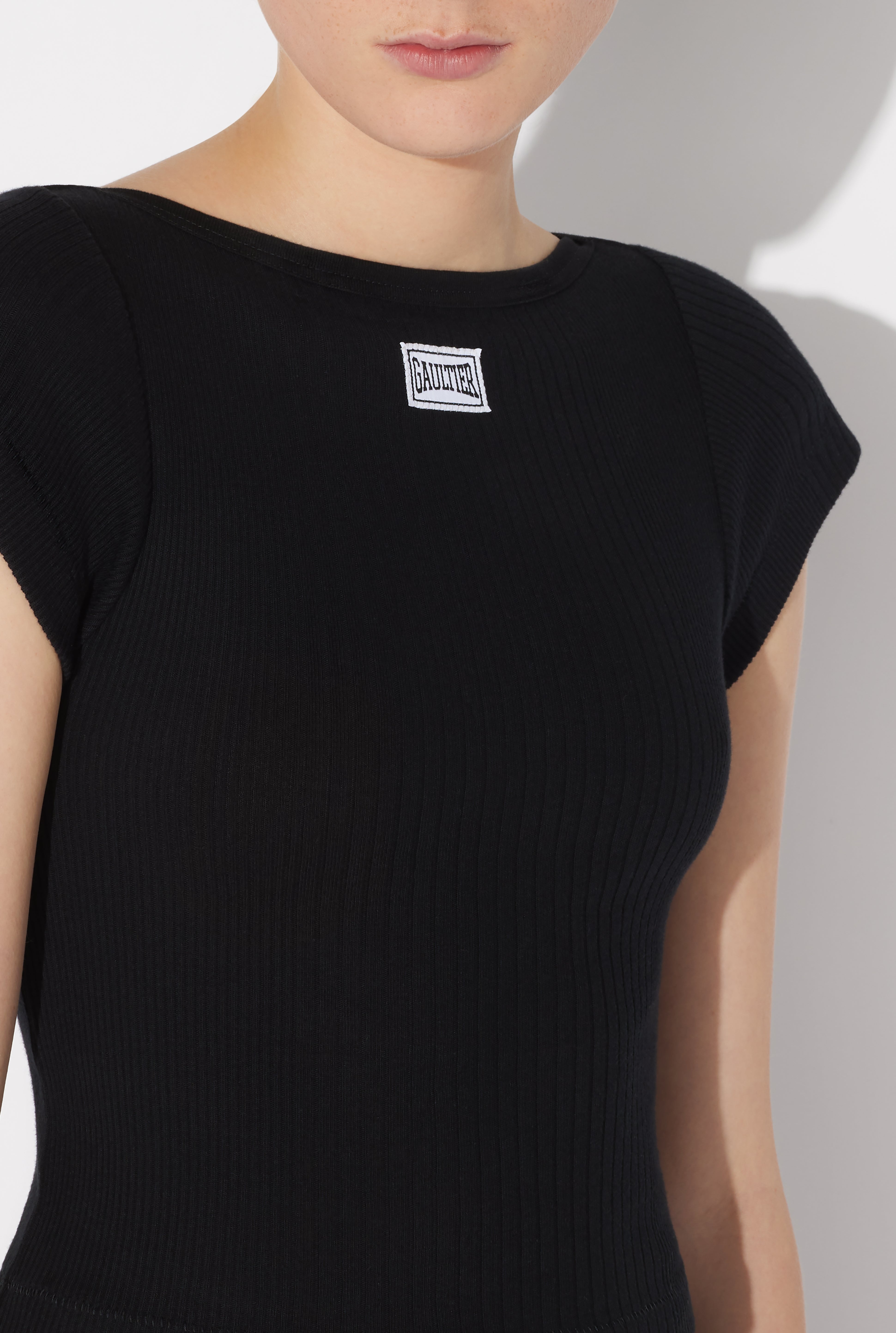 THE BLACK PATCH T-SHIRT - 4