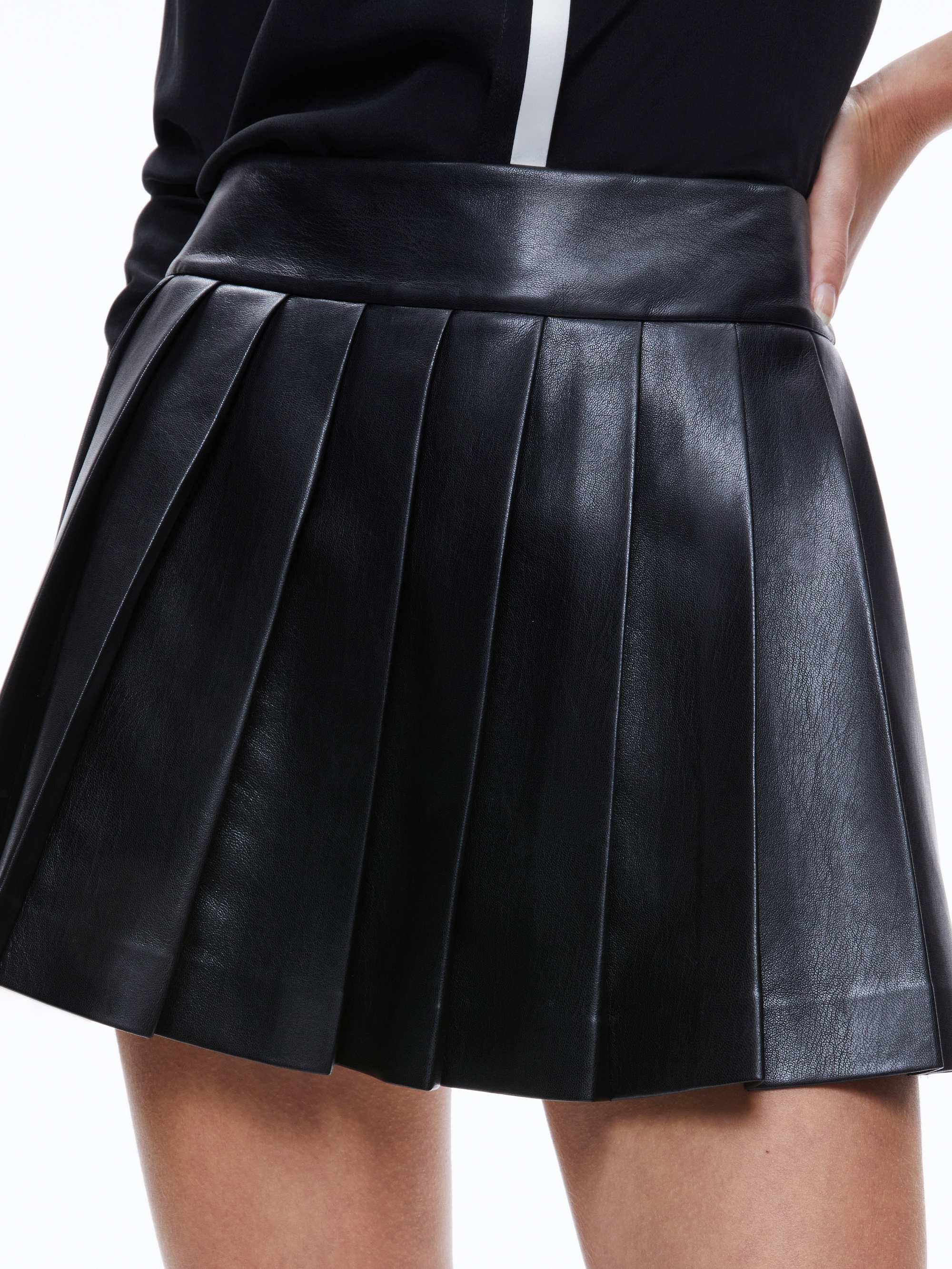 PURA VEGAN LEATHER PLEATED SKORT - 5