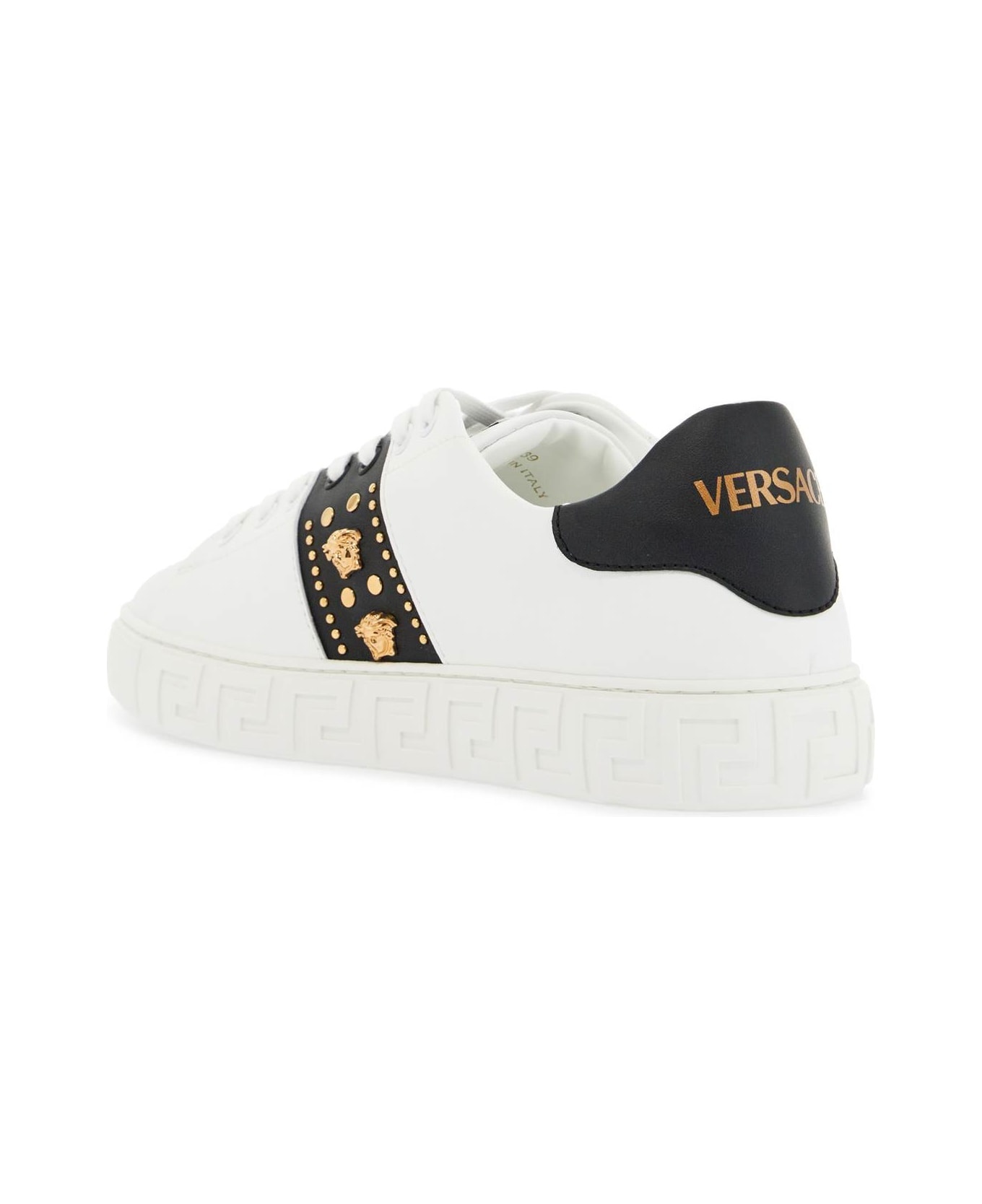 スニーカー VERSACE 'studded greek sneakers 1013568 1A13065 VERSACE 'studded Greek Sneakers | italist | REVERSIBLE