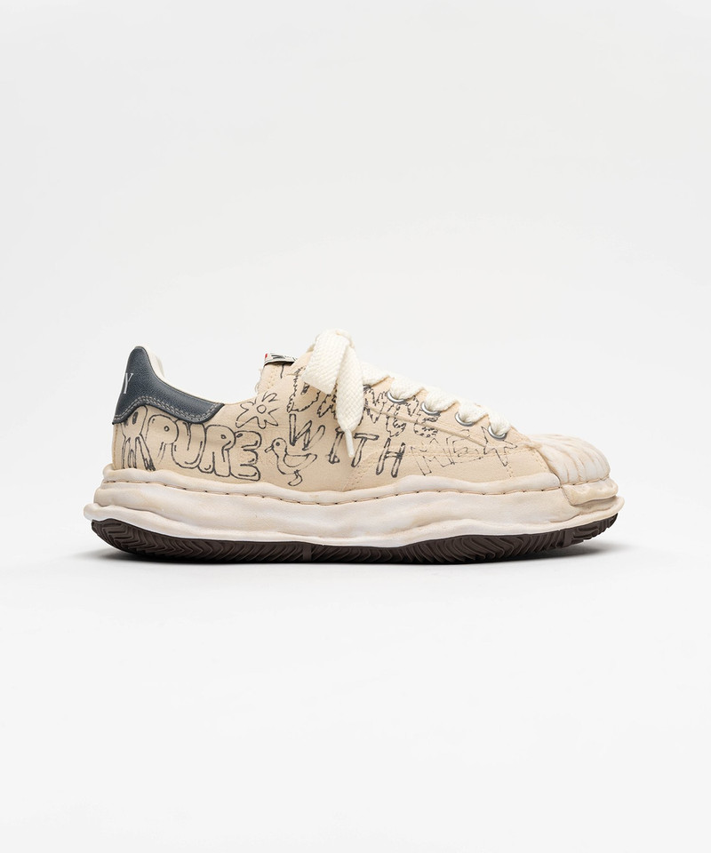 Maison MIHARAYASUHIRO "BLAKEY" OG Sole Graffiti Printed Canvas Low_top Sneaker outlook