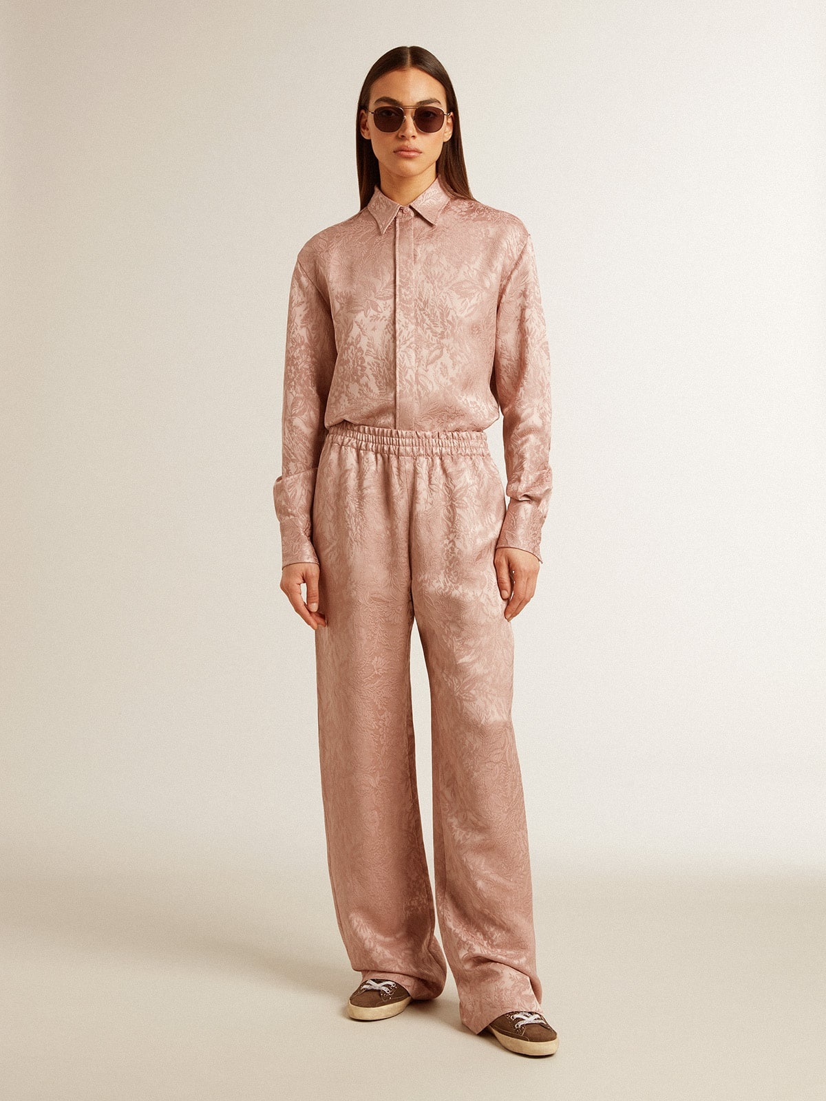 Women's pink viscose pants with floral pattern - 3