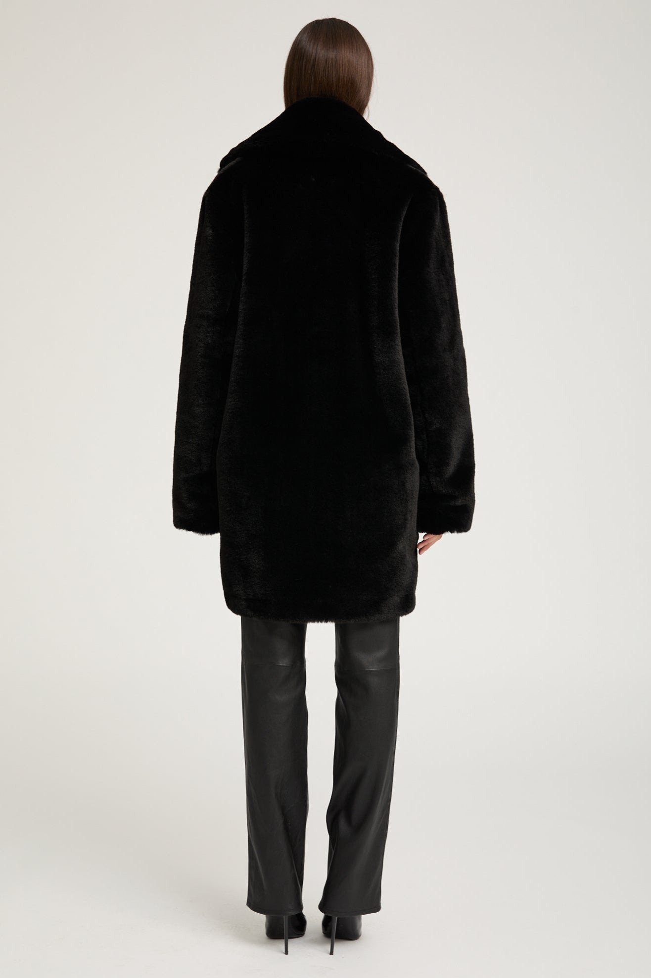 BLACK FAUX FUR SHORT CLASSIC COAT - 3