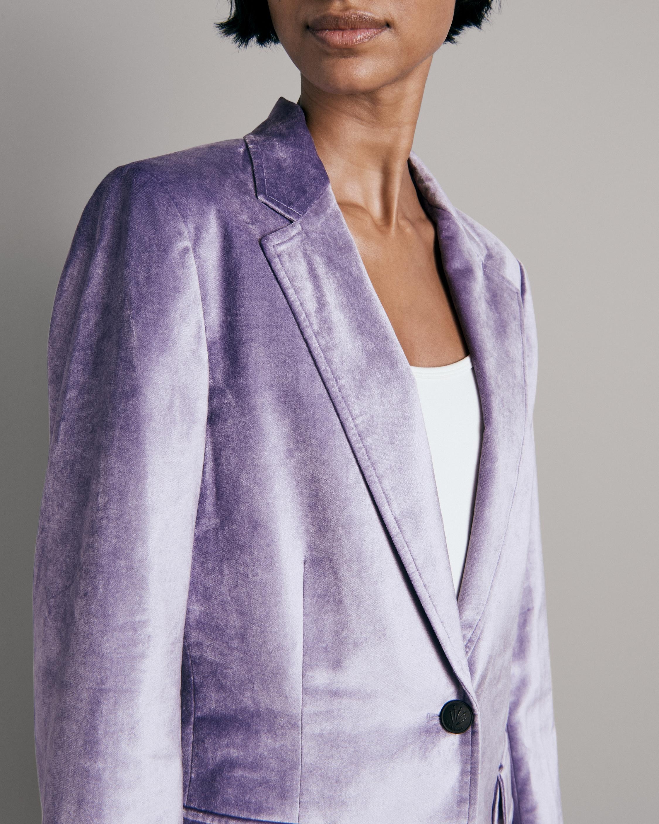 Cody Velvet Blazer
Oversized Fit Blazer - 6