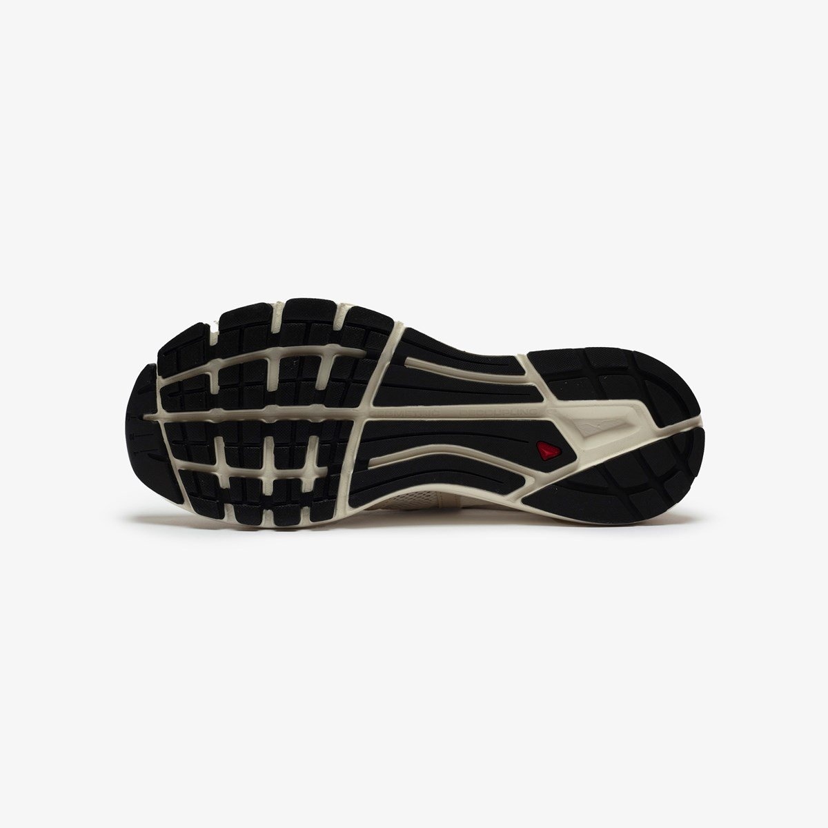 salomon techsonic ベージュ　24.5 Salomon's Techsonic Is the Perfect Summer Sneaker-Sandal