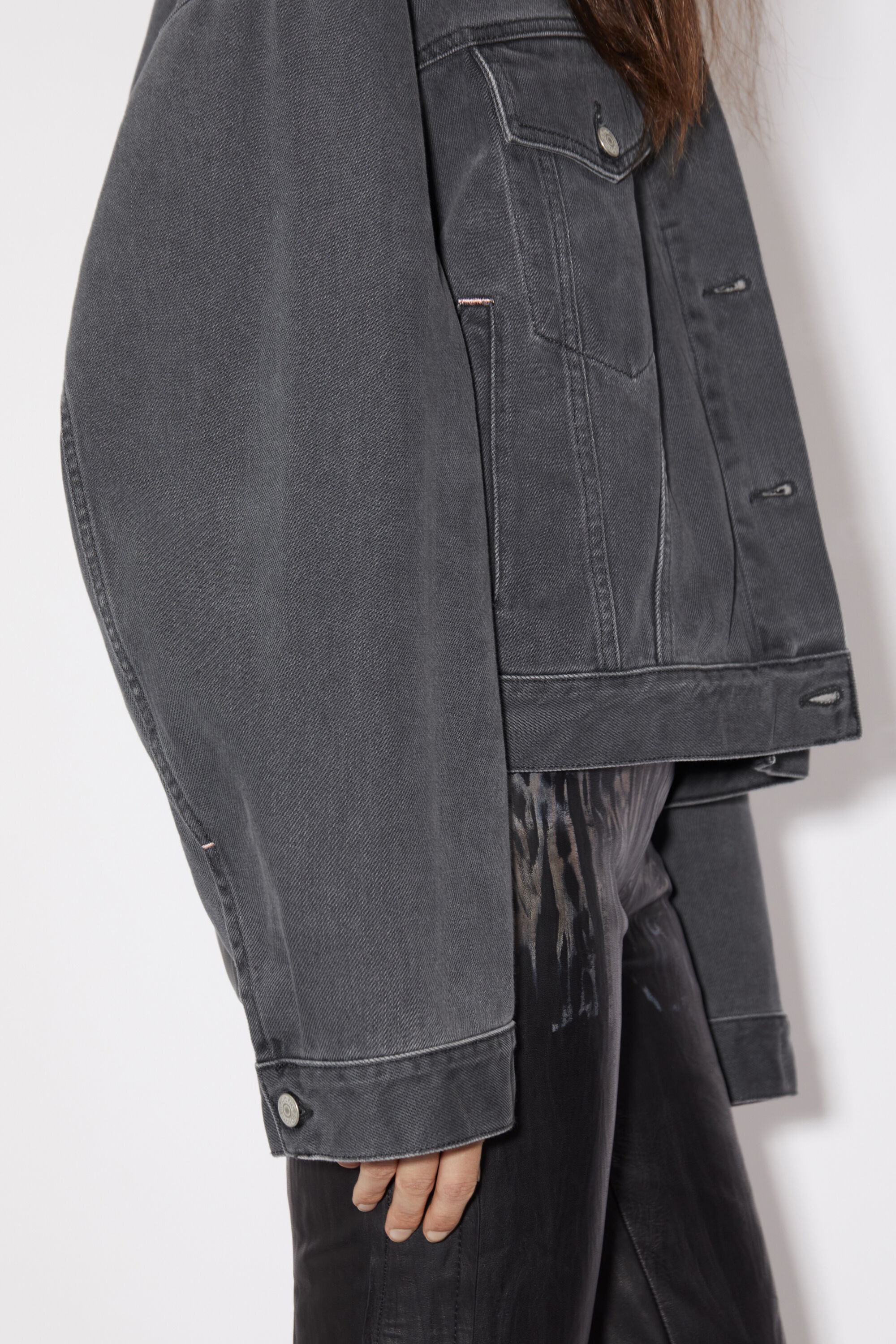 Denim jacket - Relaxed cropped fit - Dark grey - 5