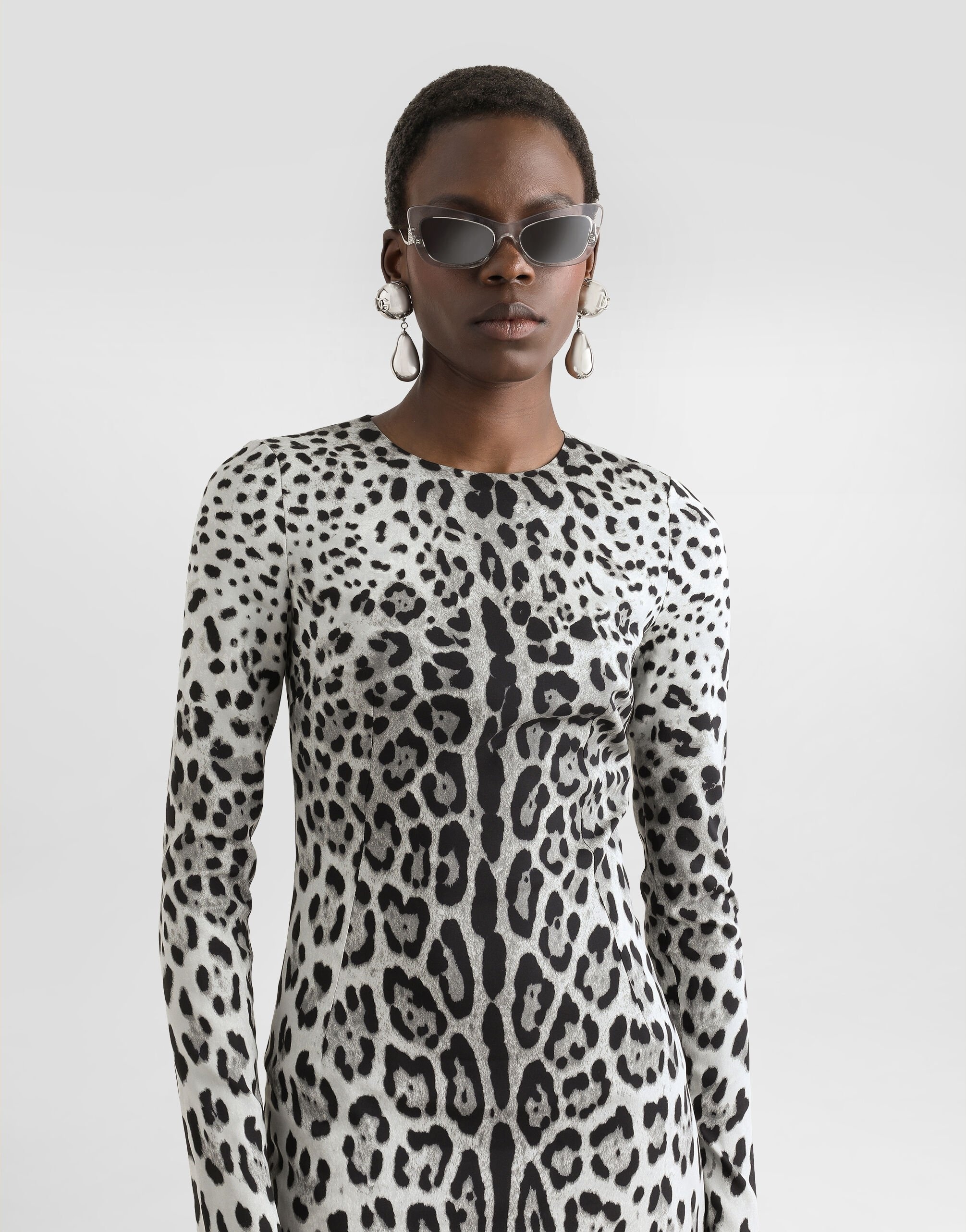Charmeuse calf-length sheath dress with leopard print - 4
