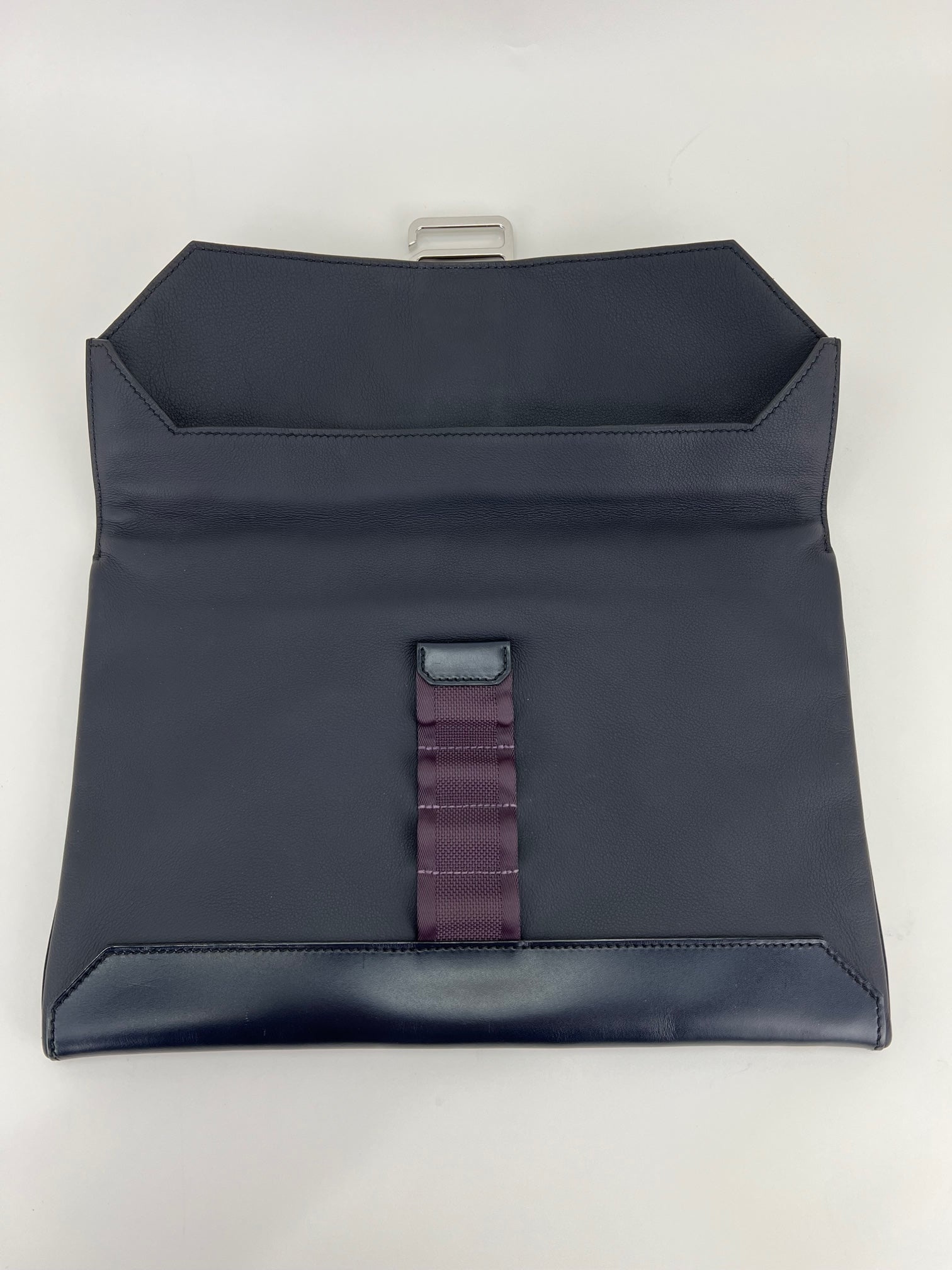 HERMÈS Messenger Cityslide Pouch Evercolor Leather Indigo Blue Clutch Preowned - 2