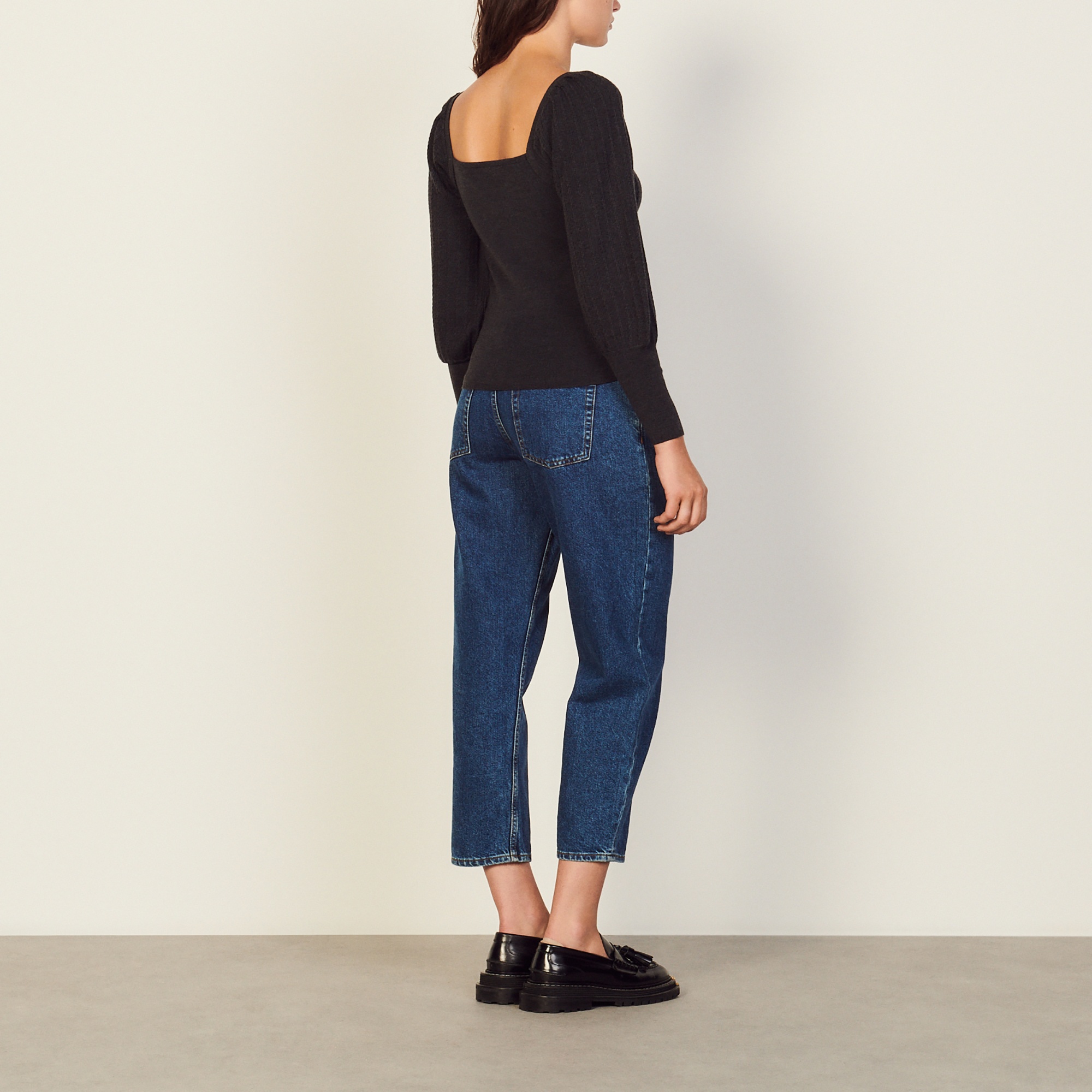 Cropped sweater with sweetheart neckline - 3
