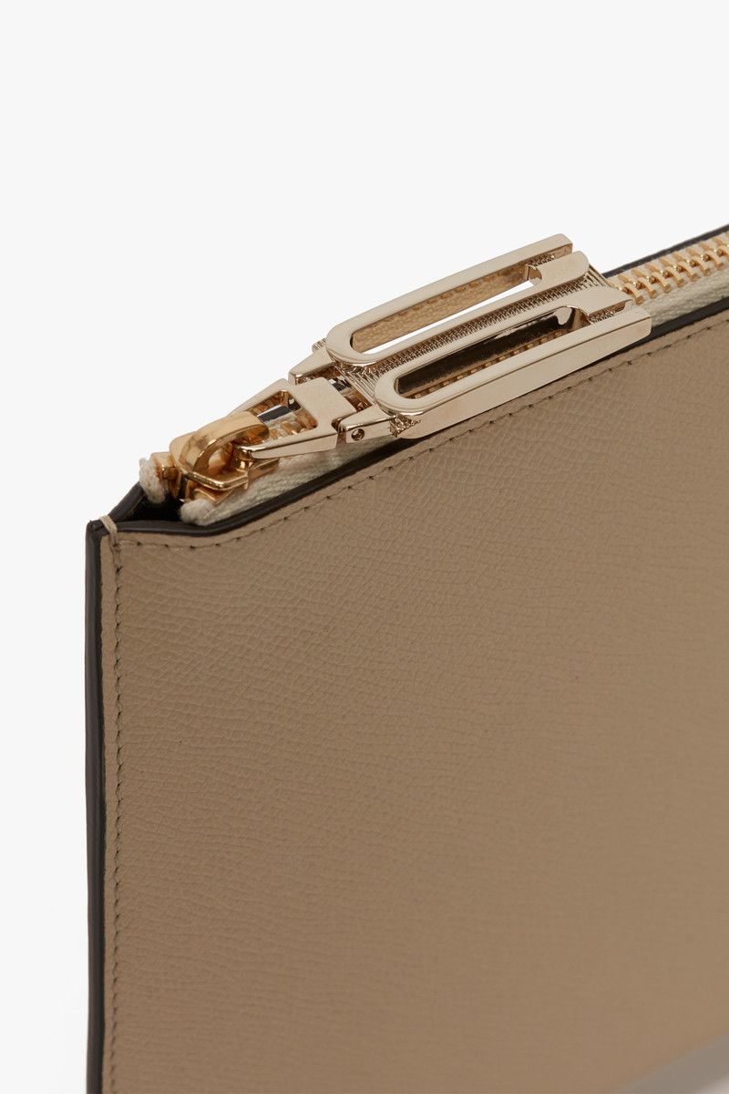 Exclusive Pochette Bag In Ivory 4