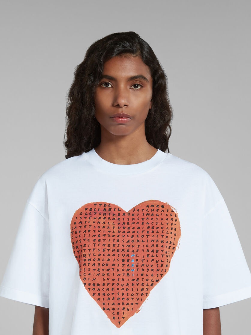 WHITE T-SHIRT WITH WORDSEARCH HEART PRINT - 4
