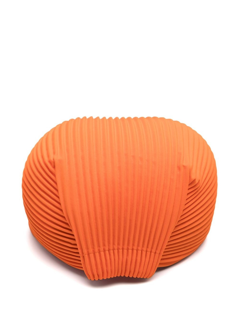 ISSEY MIYAKE pleats cap outlook