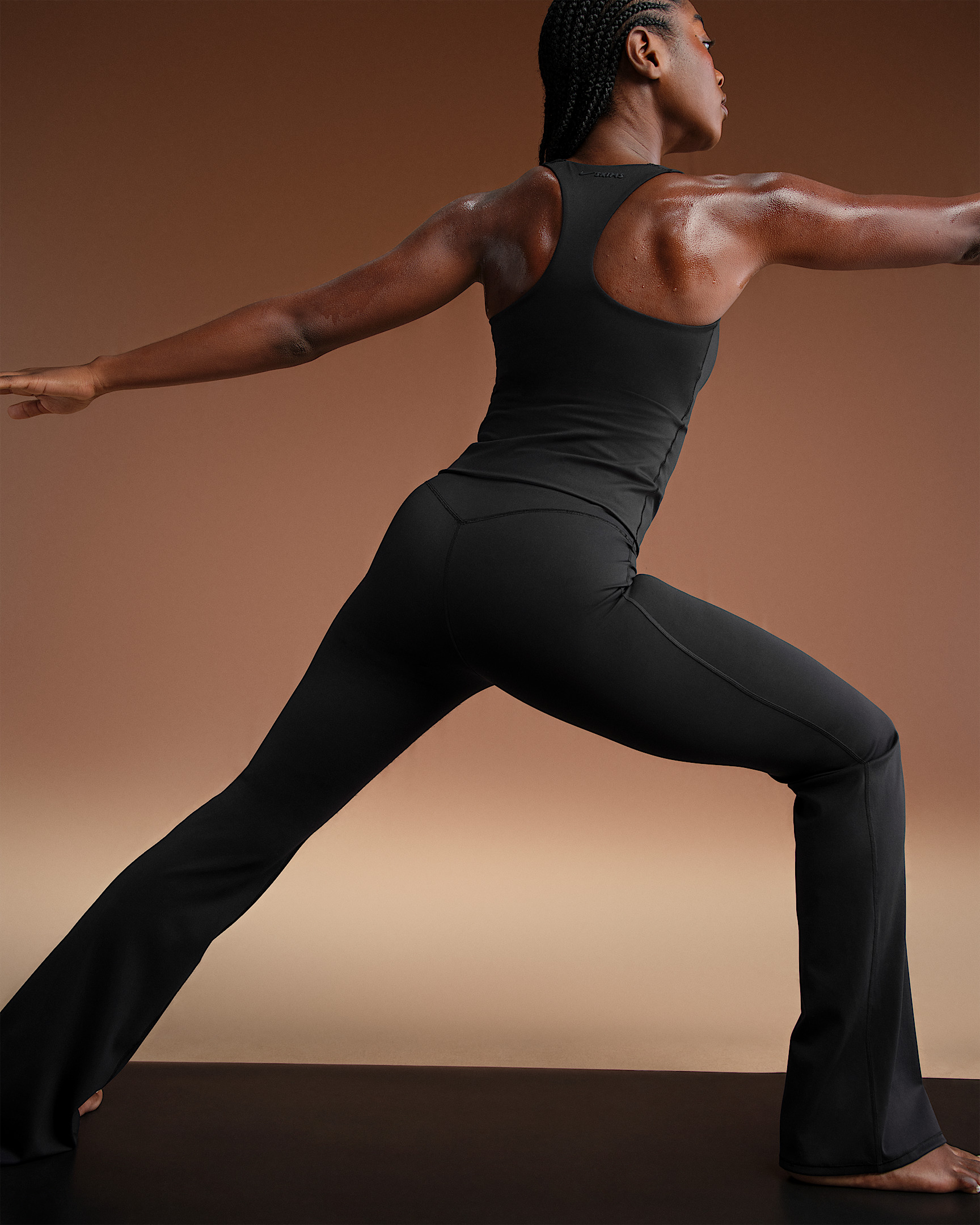 NikeSKIMS Matte Women's High-Waisted Slim Flared Leggings - 5