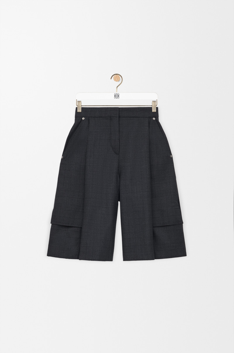 Cargo shorts in wool 1