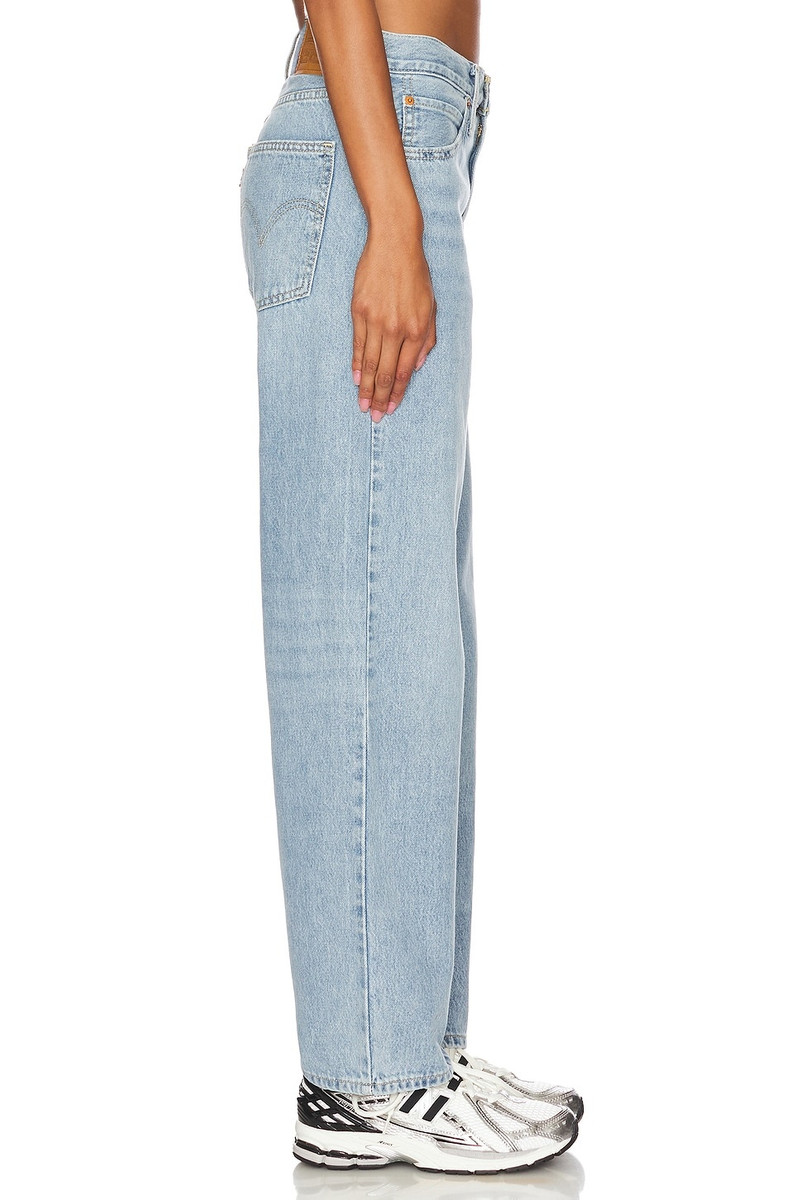 Levi's Dad Straight outlook