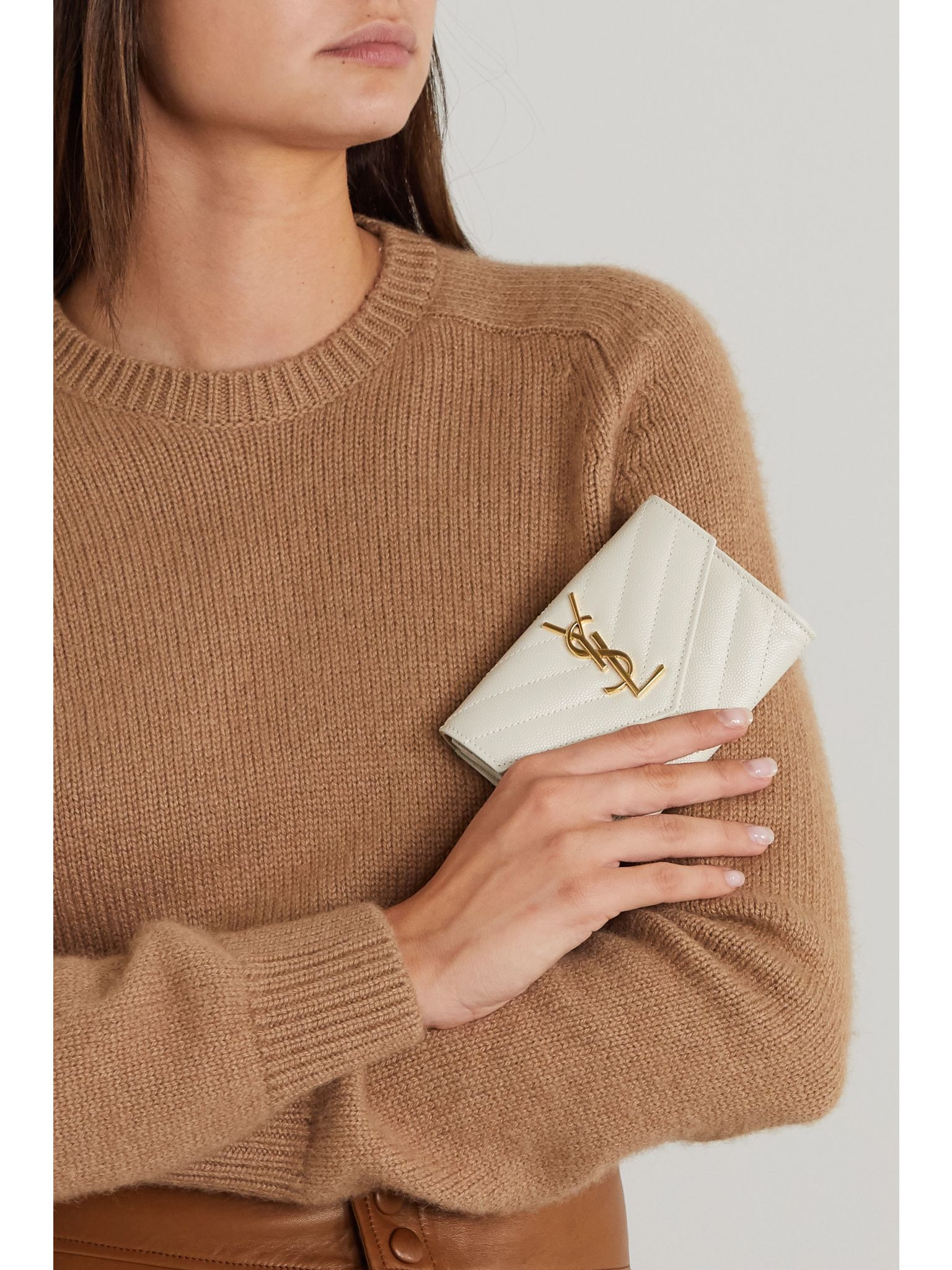 Monogramme Envelope quilted textured-leather wallet Off-white - 2