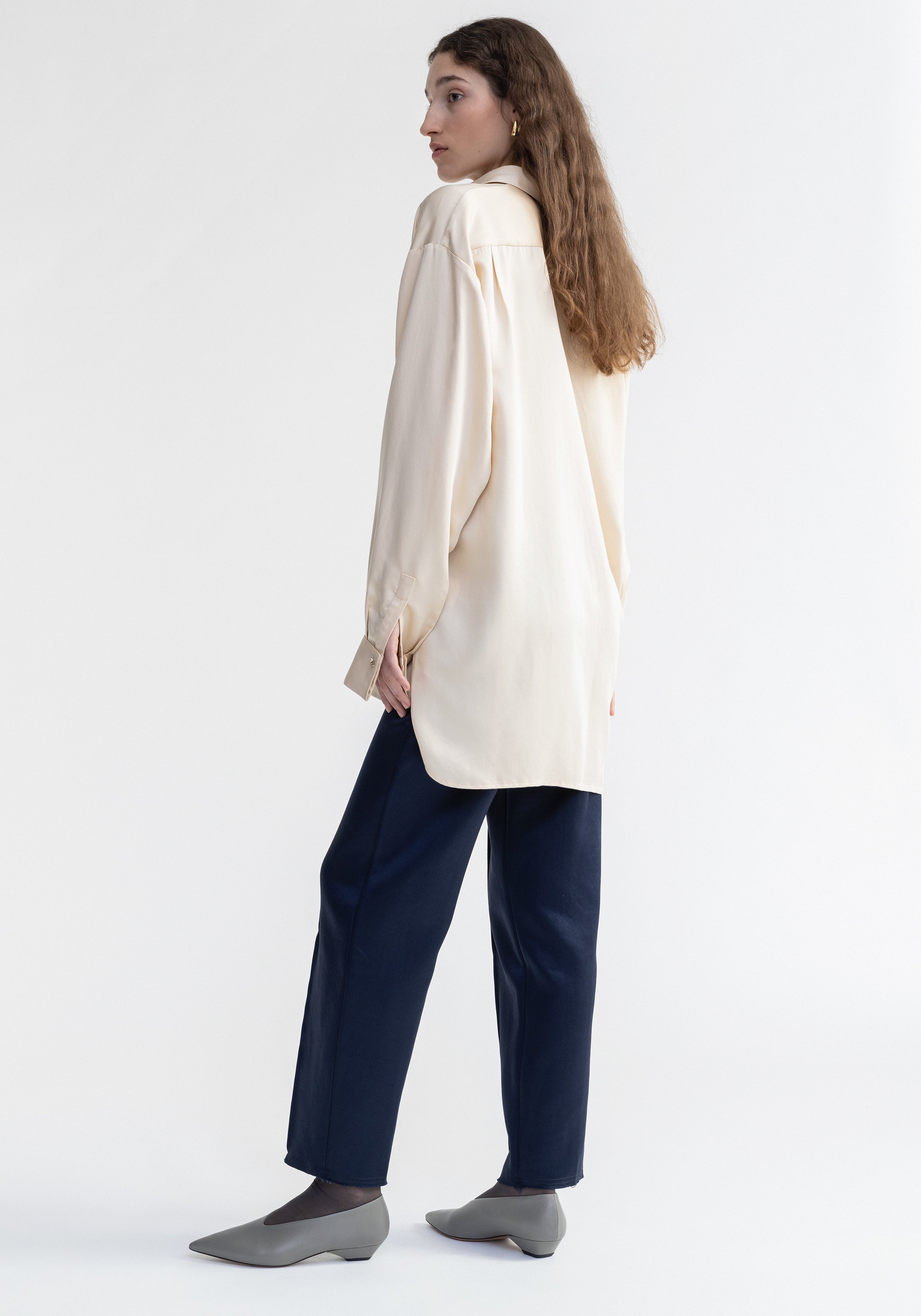 TERRE
Oversized cupro shirt - 3